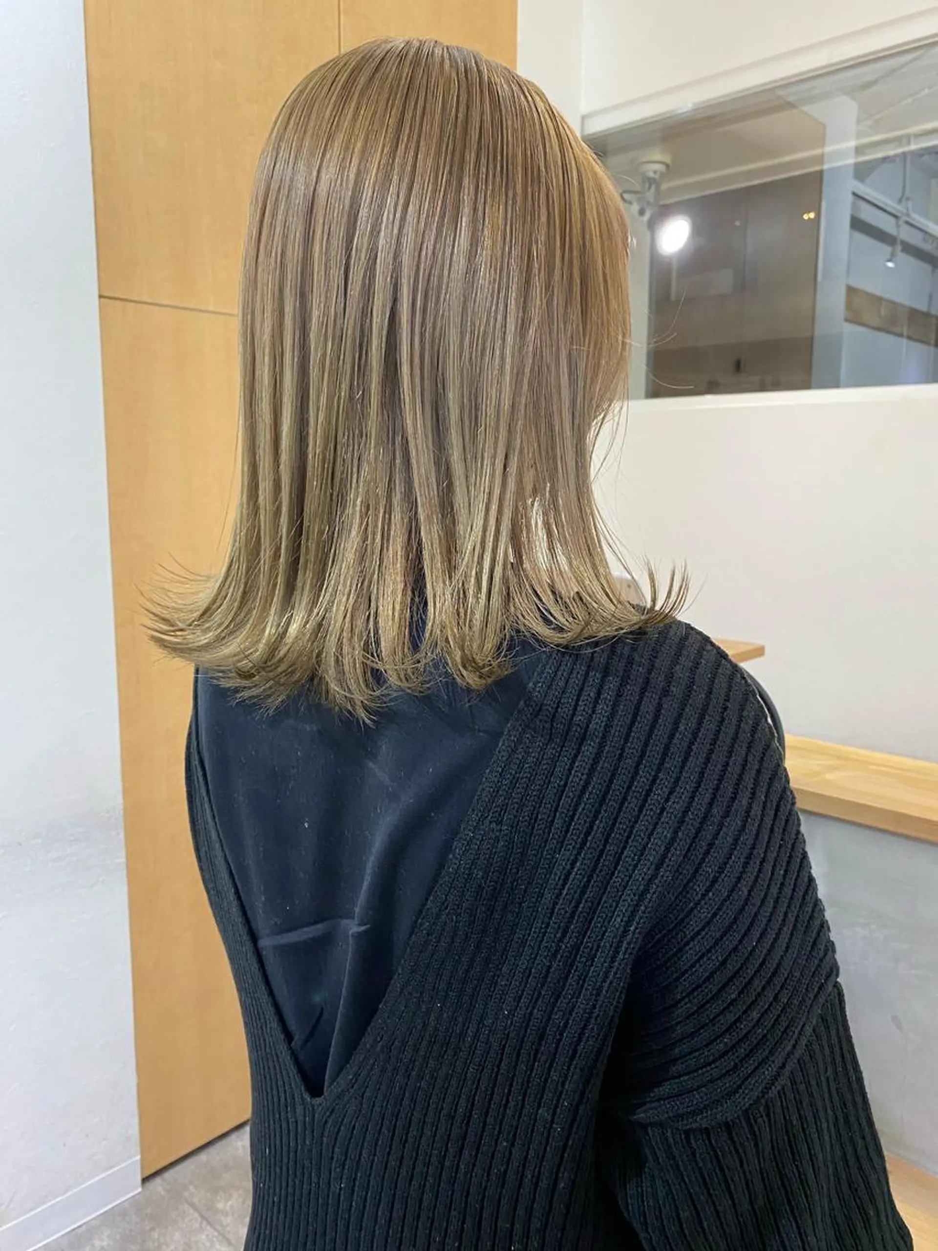 ミディアム カラー ベージュカラー ハイトーンカラー ハイトーンベージュ ヘアカラー 森貴裕/ベージュ/ パーマ/オリーブのヘアスタイル