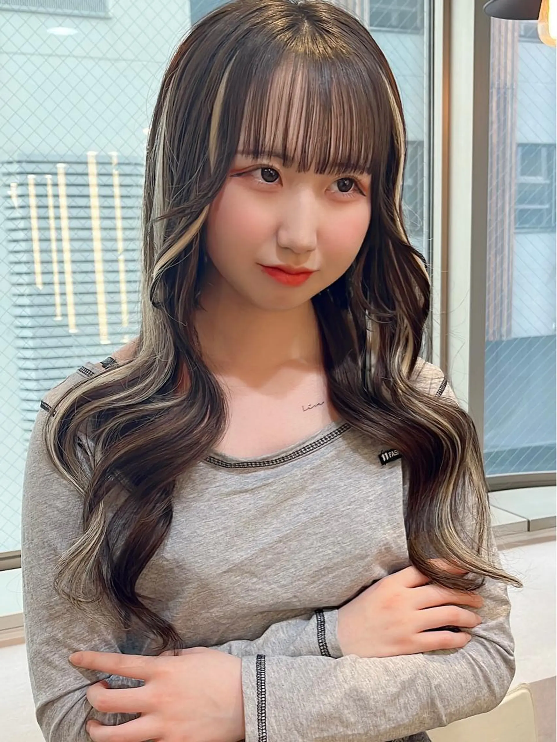 ロング ハイライト アールバイニーナ所属・R by NINA アールバイニーナのヘアスタイル