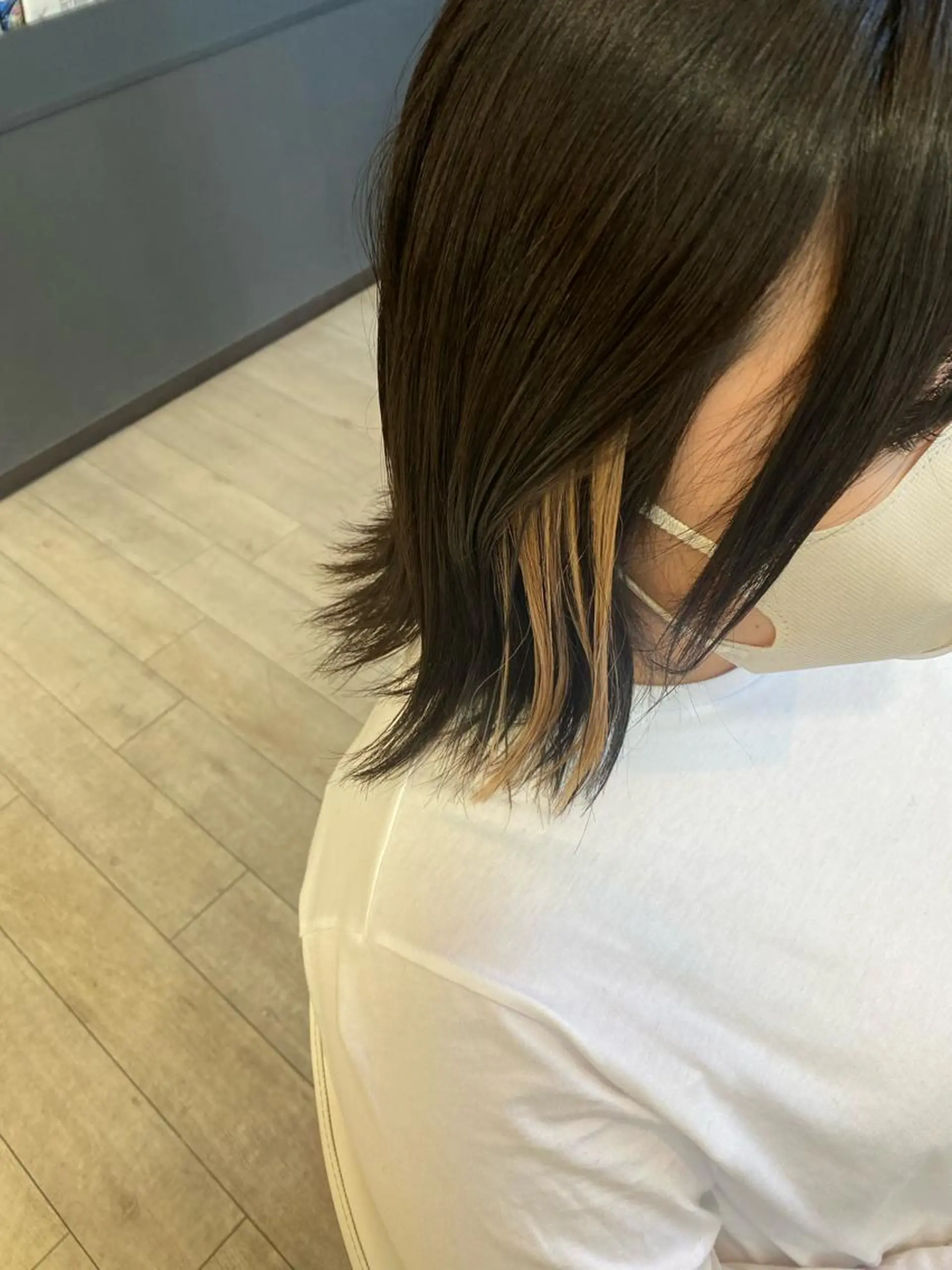 ミディアム シールエクステ エクステ エクステ エクステ／インナー カラー 礒野朱里のヘアスタイル