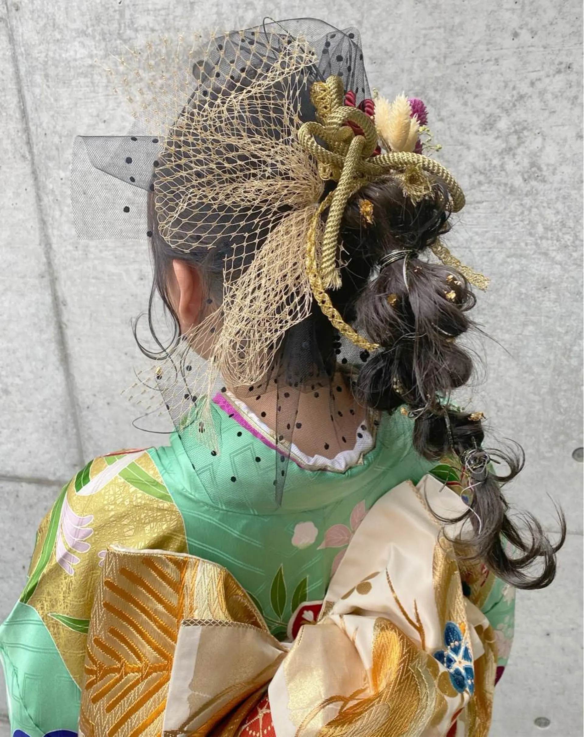 ロング カラー ヘアアレンジ 成人式 clomus所属・YUKA艶髪 🌸寛ぎ部屋のヘアスタイル