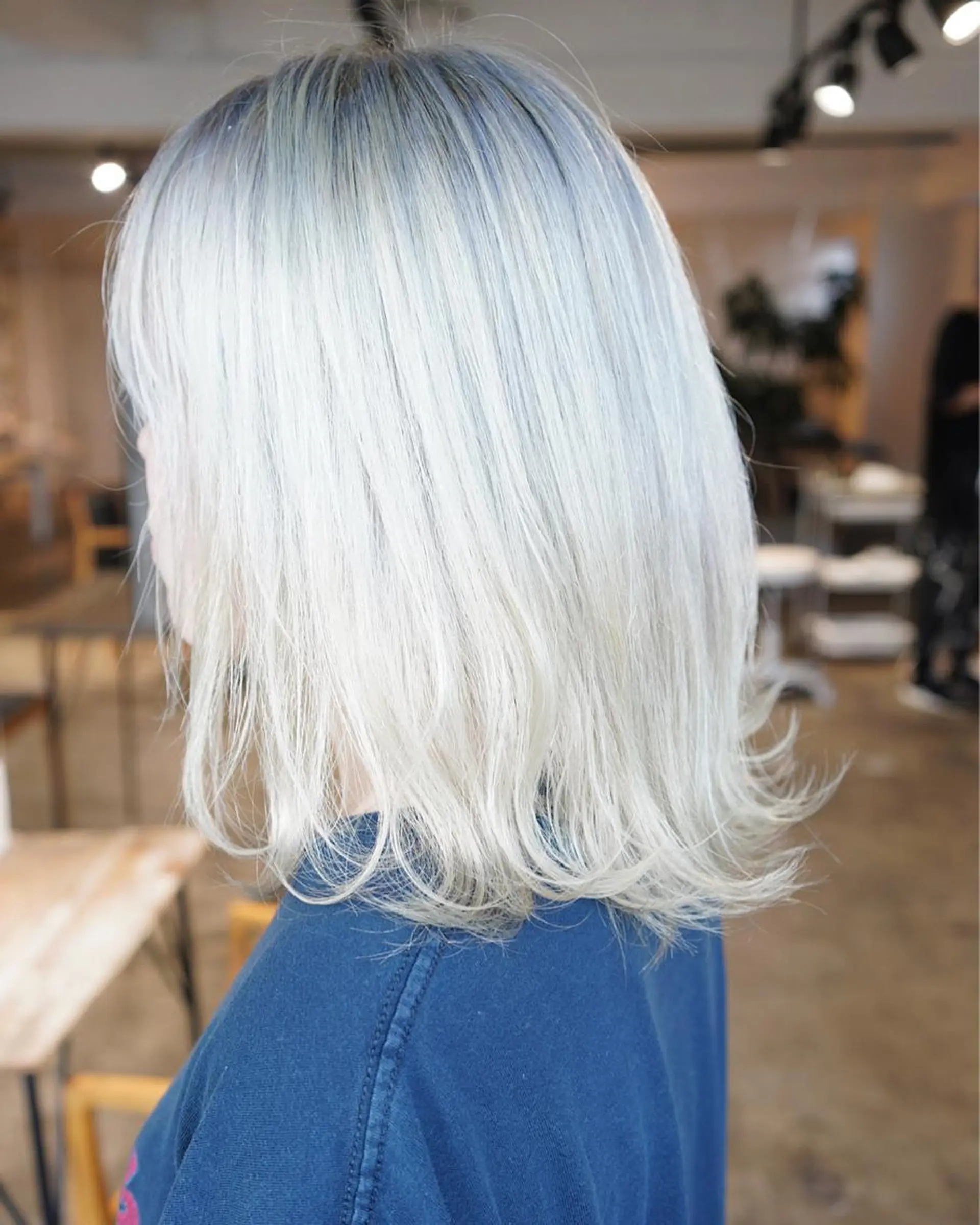 ミディアム カラー ヘアカラー トリートメント ハイトーン/レイヤー /ケアブリーチ石川治のヘアスタイル