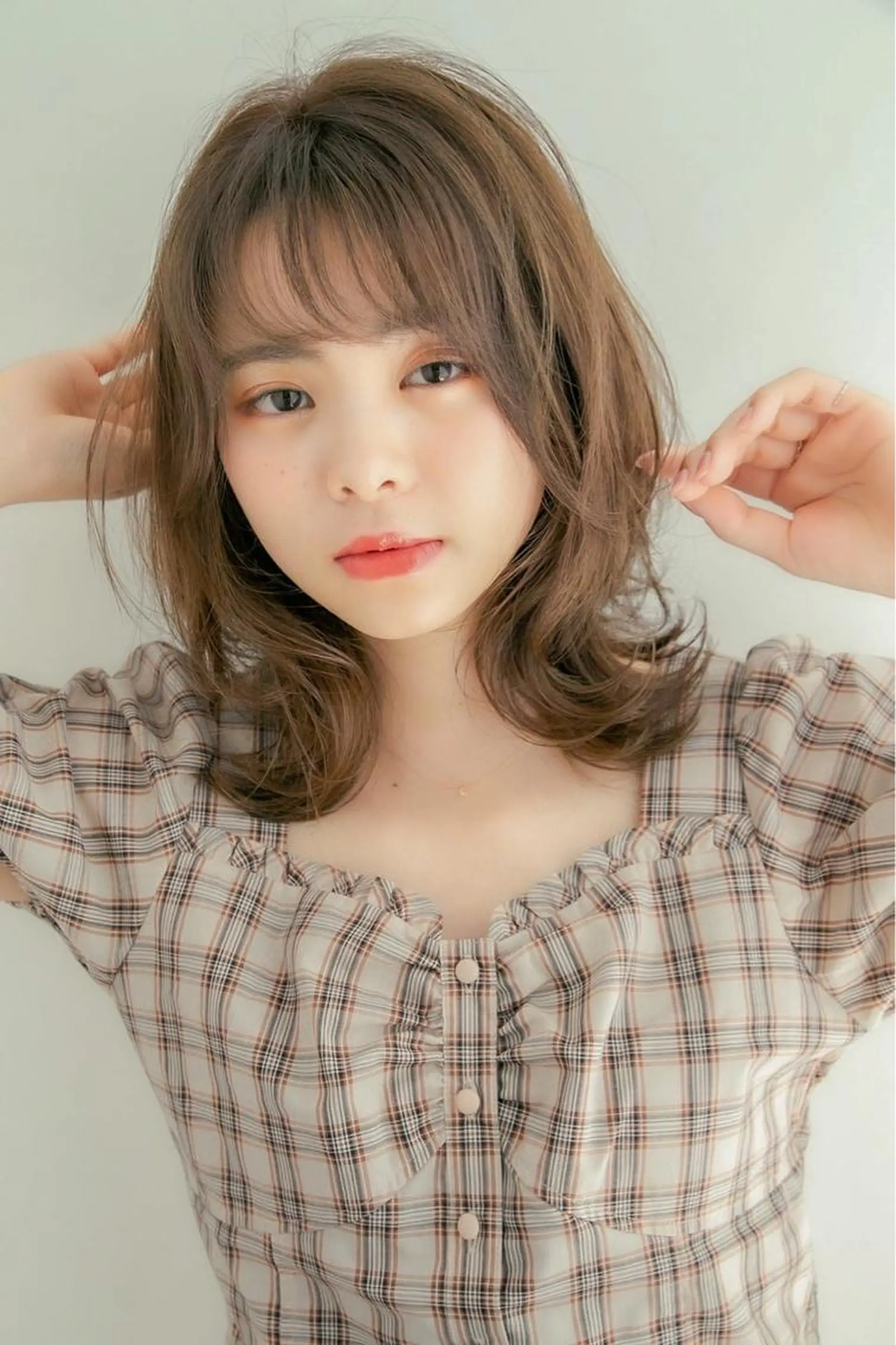 ミディアム 韓国風ヘア カット ヘアカラー トリートメント 山本翔一郎 韓国顔周りレイヤーのヘアスタイル