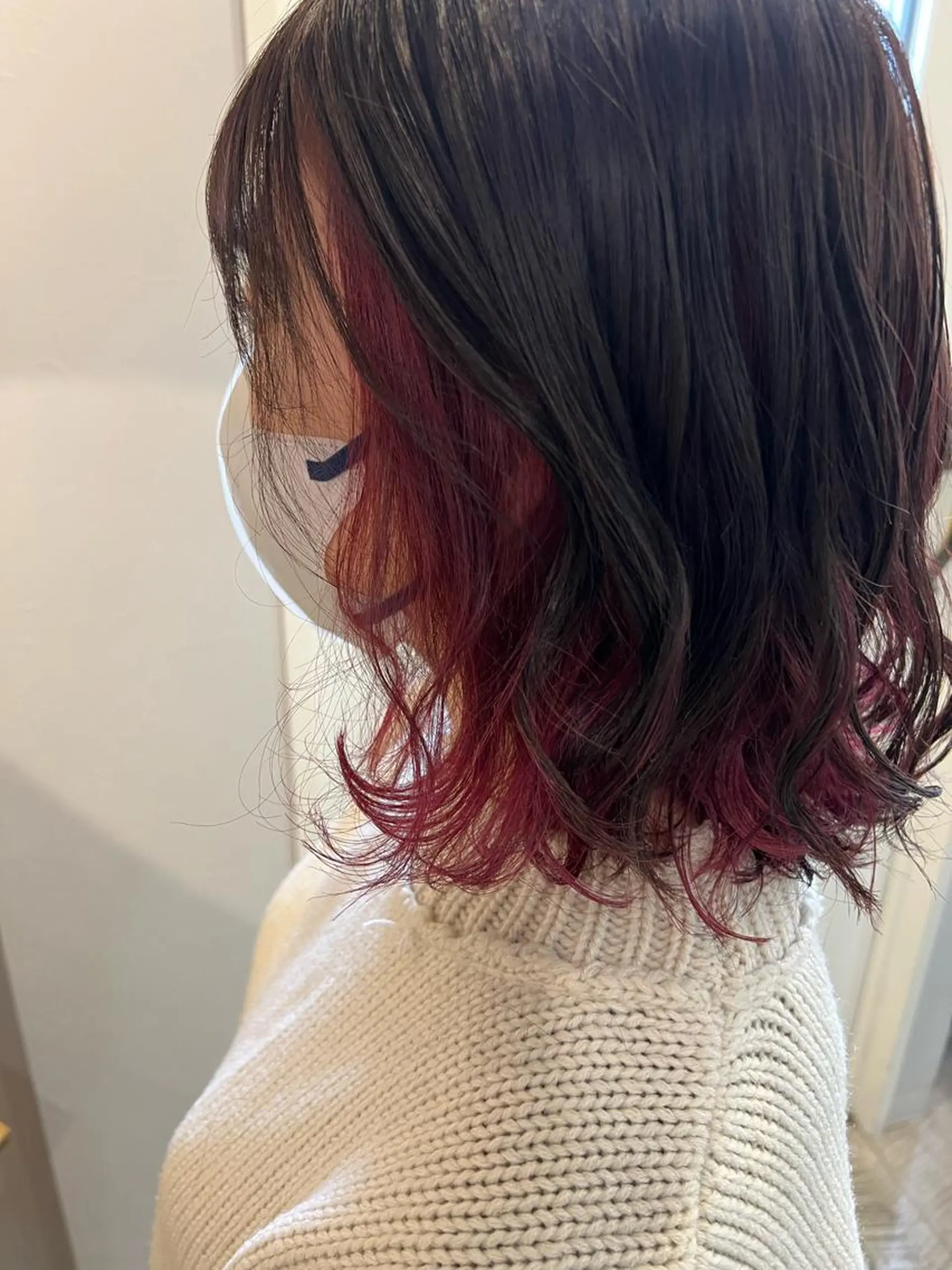 ミディアム カラー インナーカラー レッドカラー カット ヘアカラー トリートメント 西村 美羽のヘアスタイル