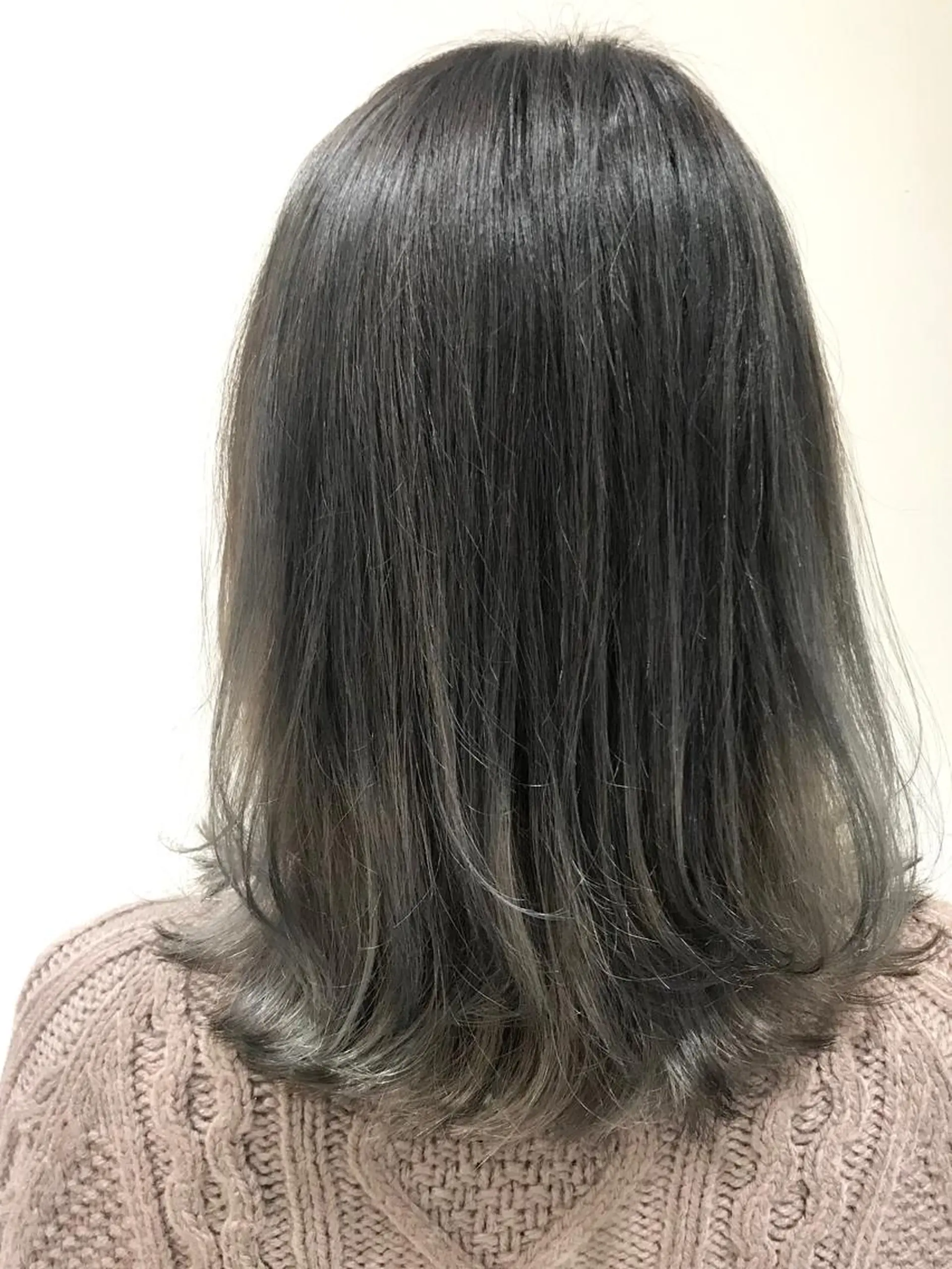 ミディアム カラー にしだ まりえのヘアスタイル