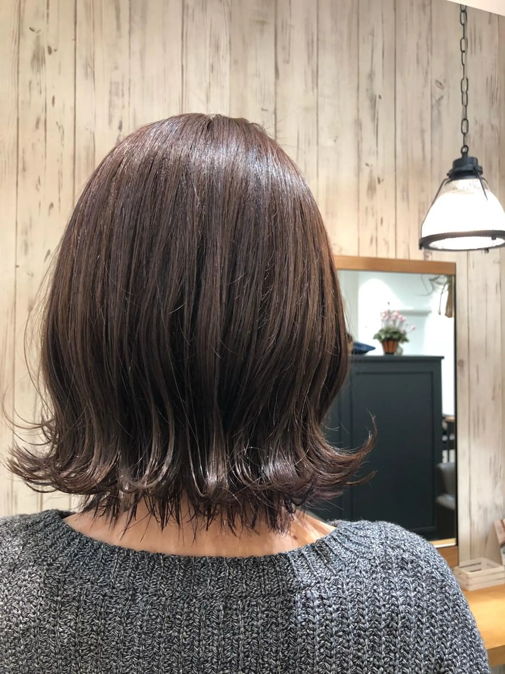 ミディアム カラー イルミナカラー 外ハネヘア 井上 舞のヘアスタイル