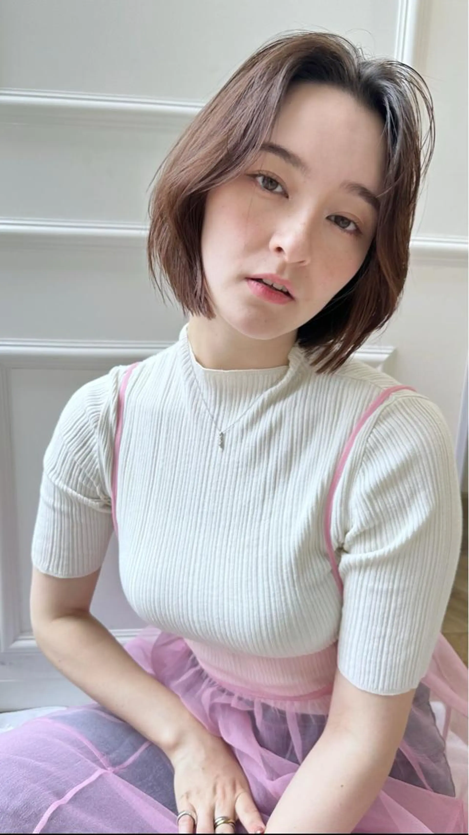 ショート カット 縮毛矯正 ベージュ/インナー カラー🤍Rieのヘアスタイル