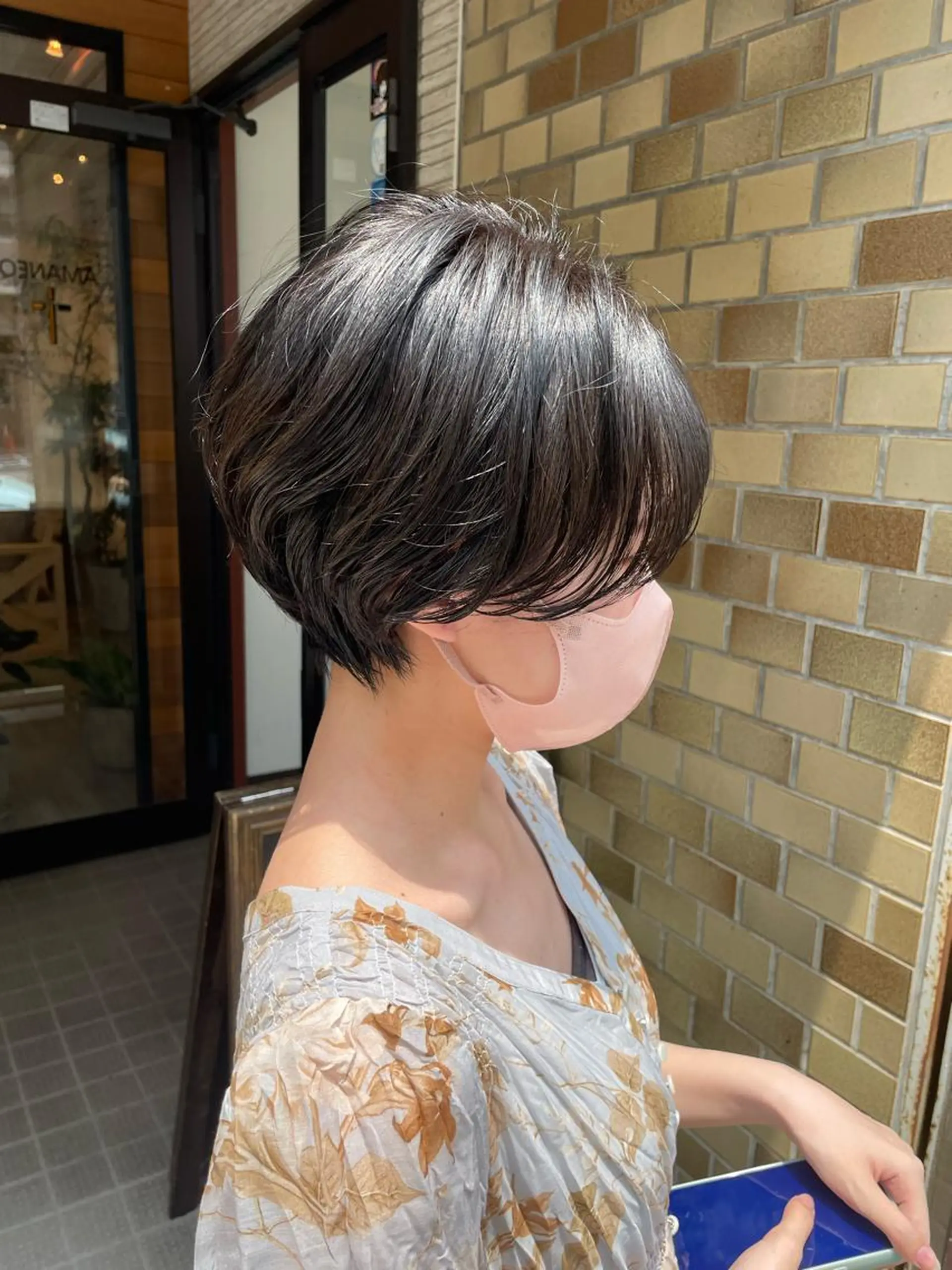 ショート カラー ブルーカラー ブルージュ くびれヘア ショートヘア 永井 悠大のヘアスタイル