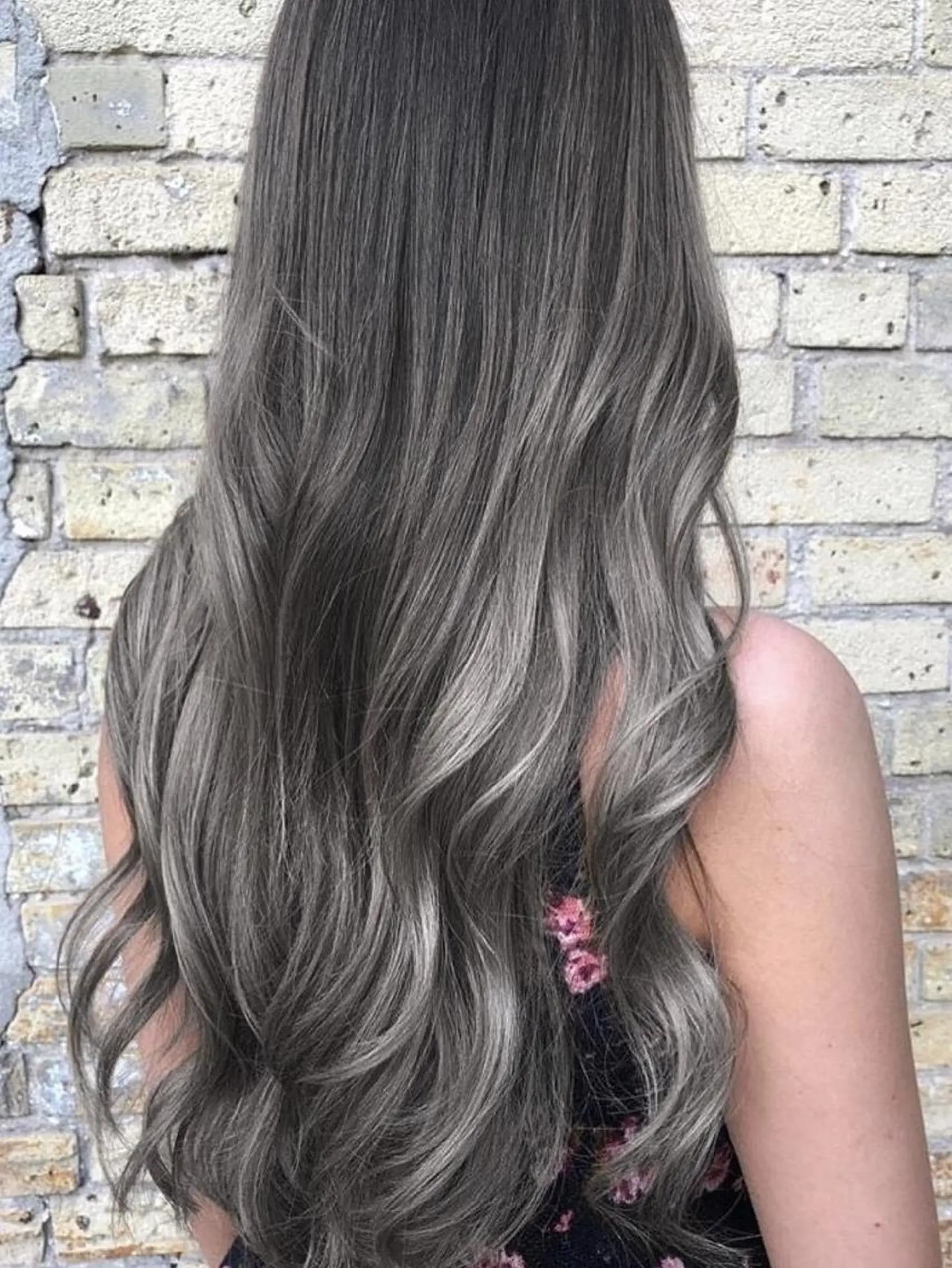 ロング カラー Device ディバイスのヘアスタイル