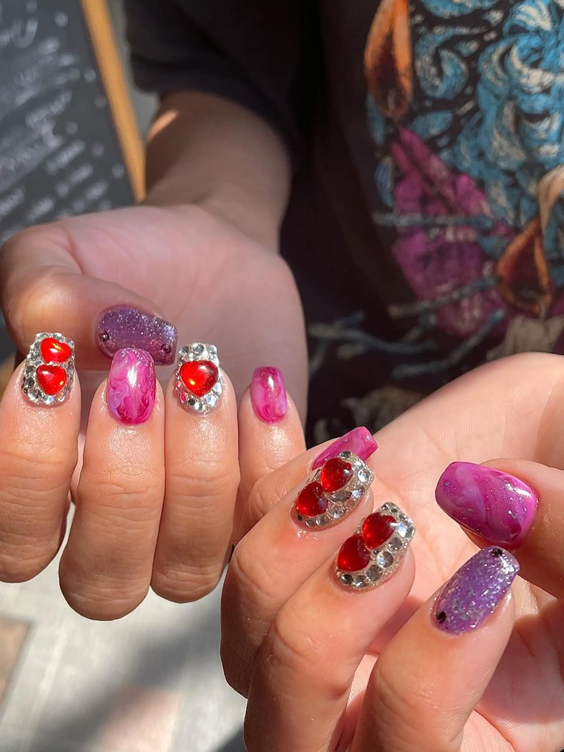 ネイル ハート キラキラネイル 大理石ネイル(マーブル) ハンドネイル フットネイル para ☀︎ sol by BECK所属・Para Sol nail　Maoのネイルデザイン