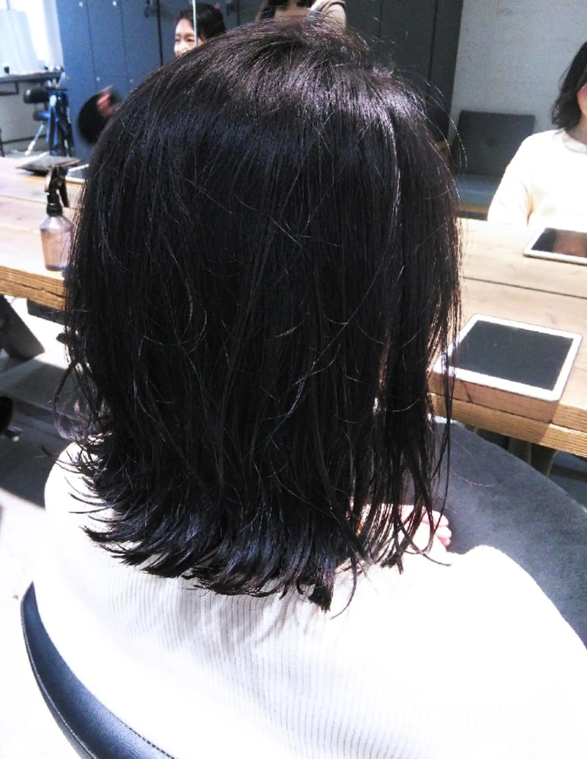 ミディアム カラー ボブ 外ハネヘア スタイリスト /仲川葵のヘアスタイル