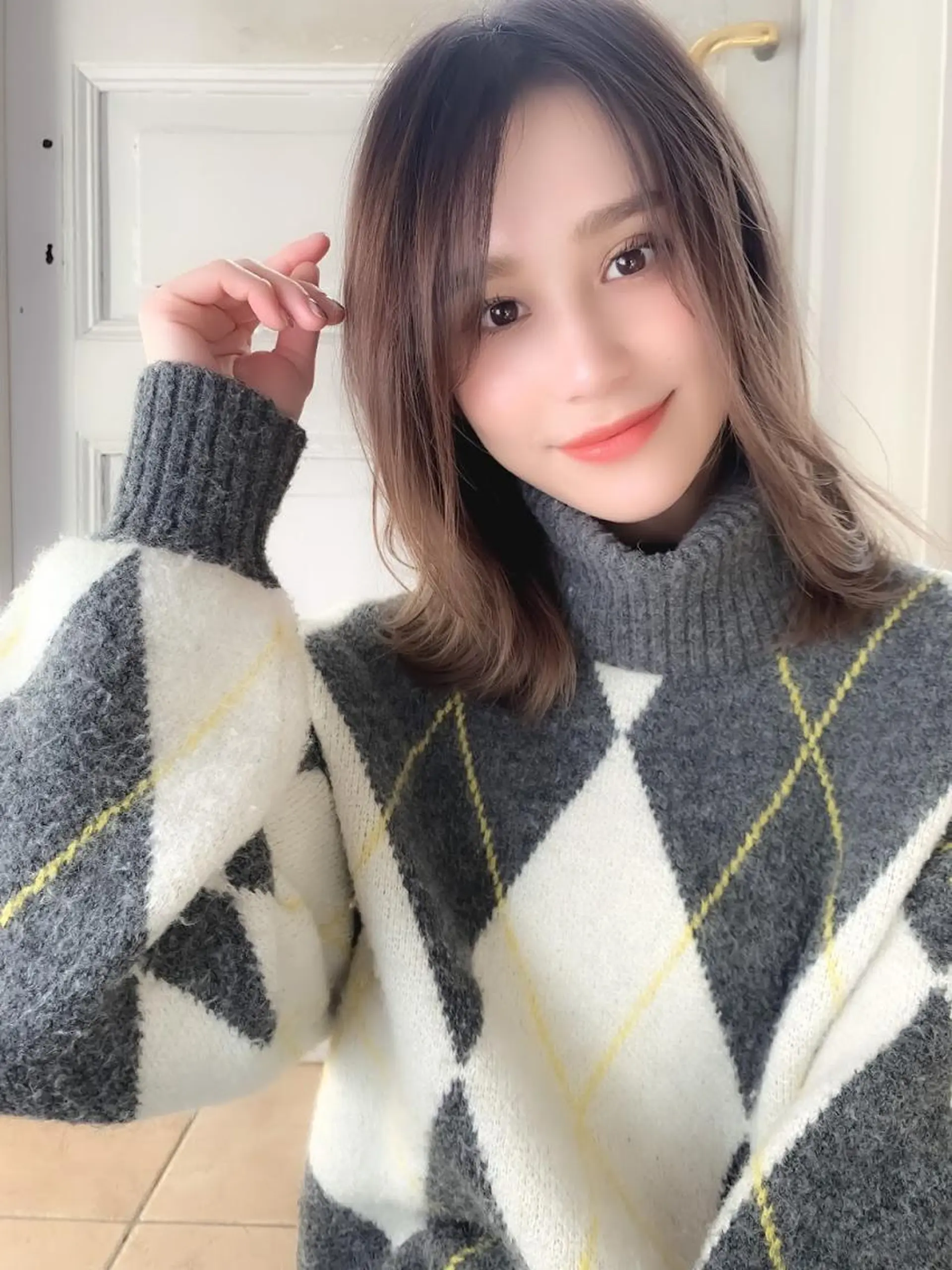 セミロング カット ヘアカラー トリートメント ブリーチ毛矯正.髪質 改善.髪にドラマをのヘアスタイル