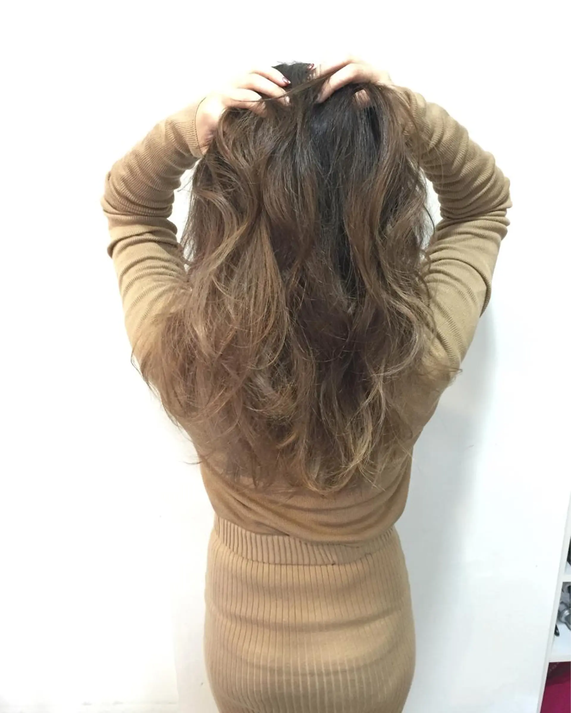 セミロング ロング カラー グラデーションカラー 外国人風カラー littohair所属・岡田 杏のエステ・リラクイメージ