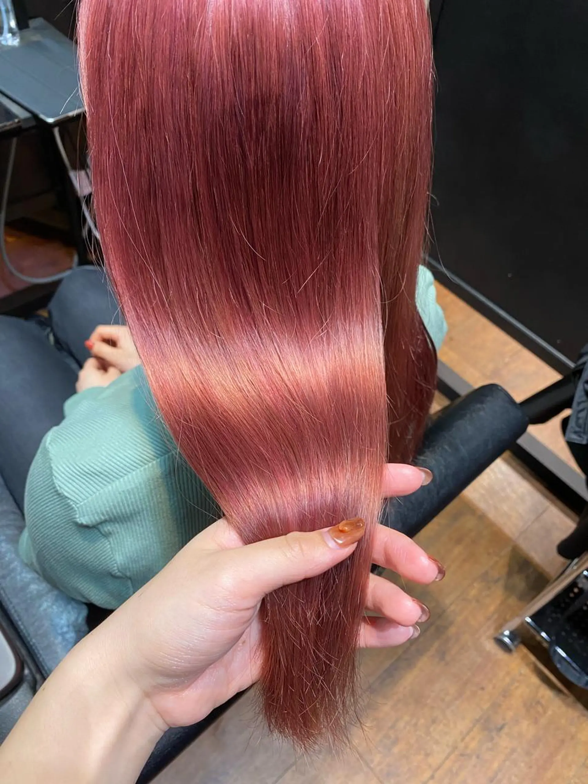 ロング カット ヘアカラー Number CHIHIROのヘアスタイル