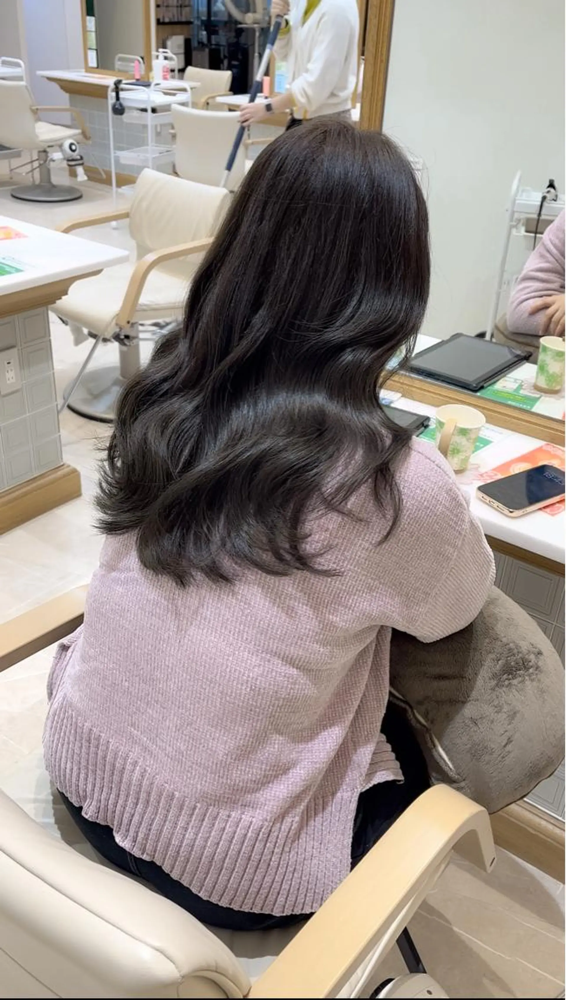 ミディアム カラー ベージュカラー レイヤーカット カット ヘアカラー トリートメント ミタニ/髪質改善 /レイヤーカットのヘアスタイル