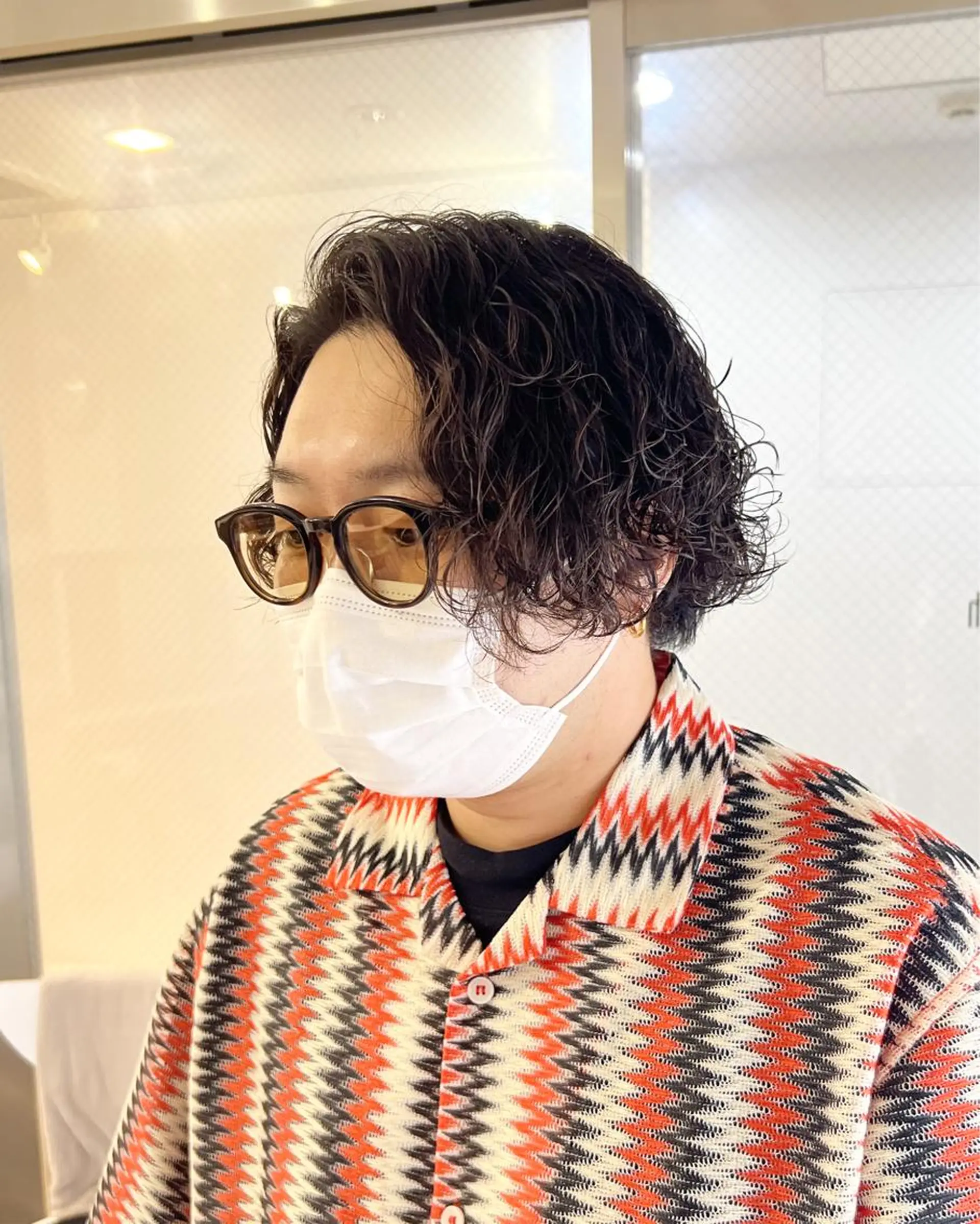 カラー パーマ ヘアアレンジ メンズ キッズ ネイル マツエク・マツパ アイブロウ メンズパーマ 波巻きパーマ 黒髪 メンズアイブロウ ミディアムネイル カット パーマ トリートメント ショートヘア原宿 fifth コシのヘアスタイル