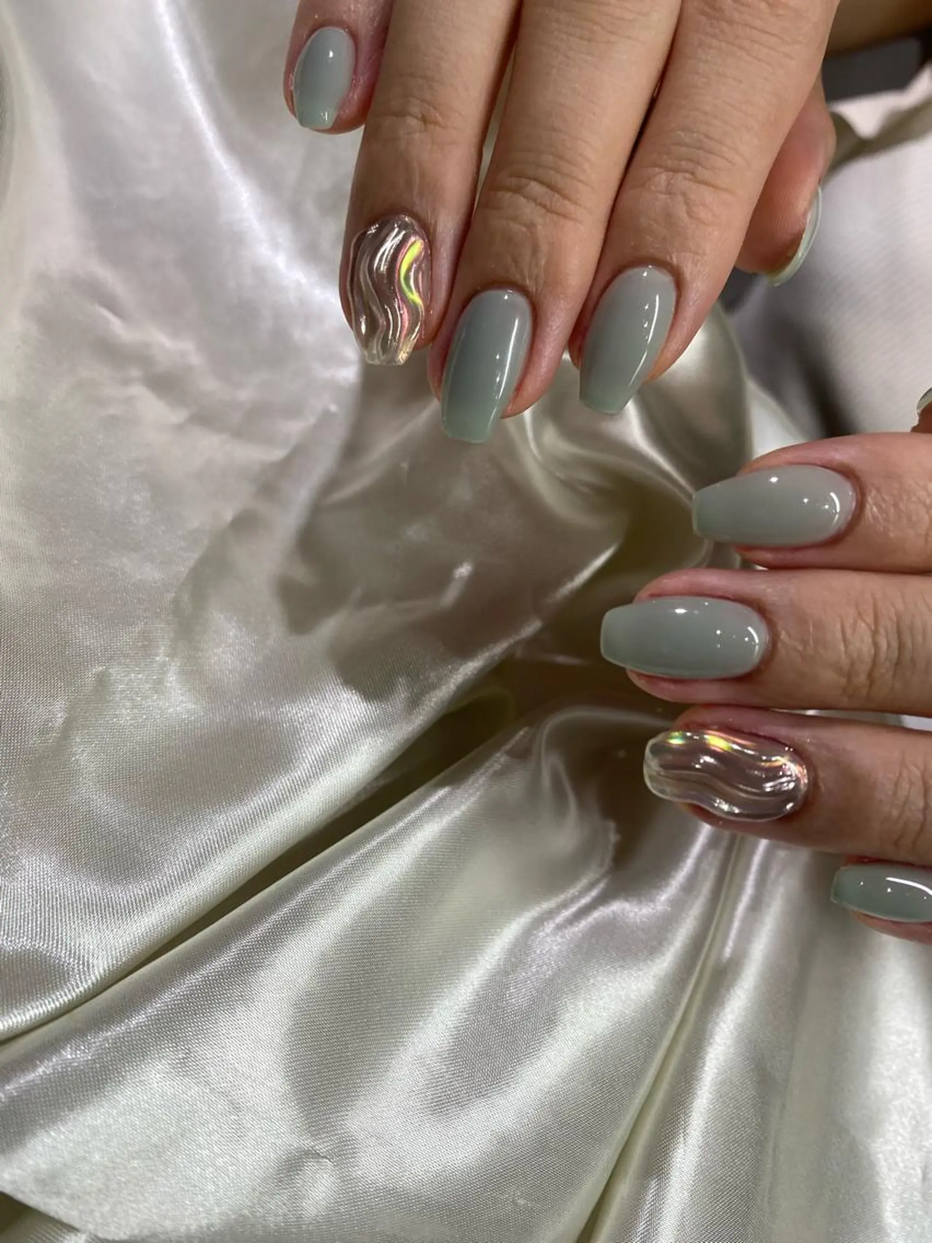 ネイル オーロラネイル グリーン ミラーネイル 持ち込み ニュアンスネイル ハンドネイル ハンドケア Charme. NOBUKOのネイルデザイン