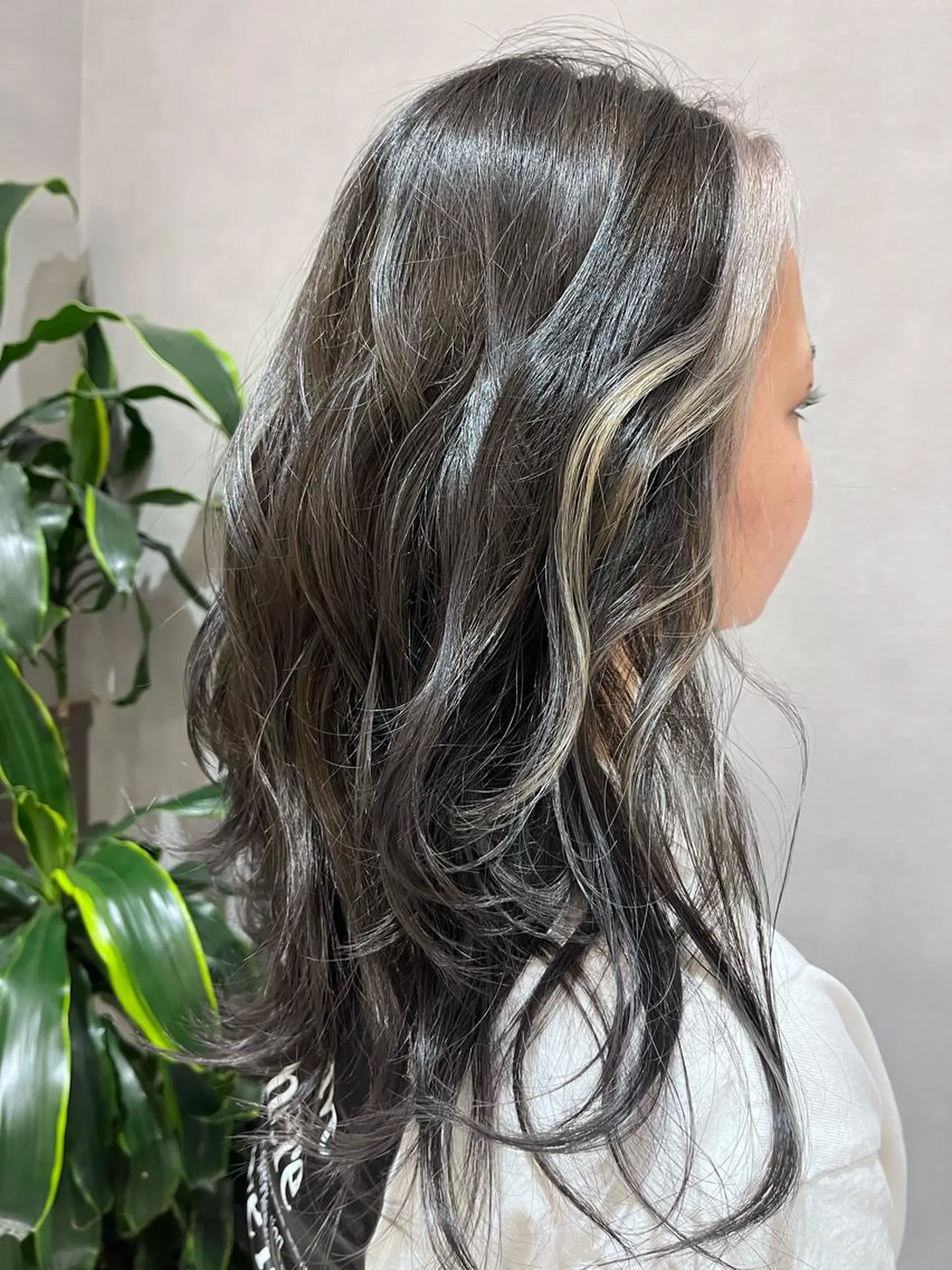 カラー ミストバング  フェイスフレーミング G.O.A.T hair所属・Karen ✂︎GOAThairのヘアスタイル