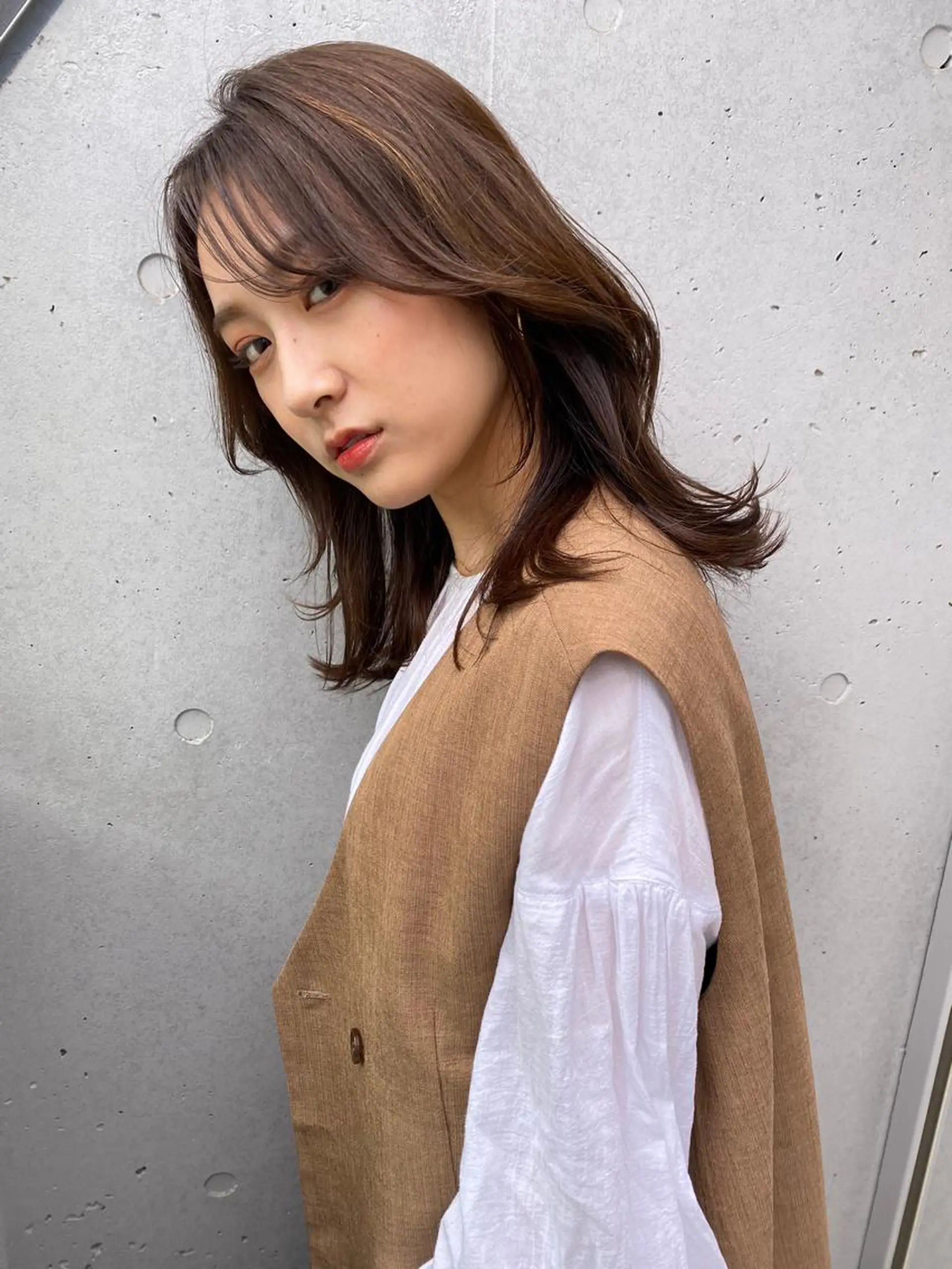 ミディアム カット ヘアカラー トリートメント レイヤーカット /透明感/千葉怜寿のヘアスタイル