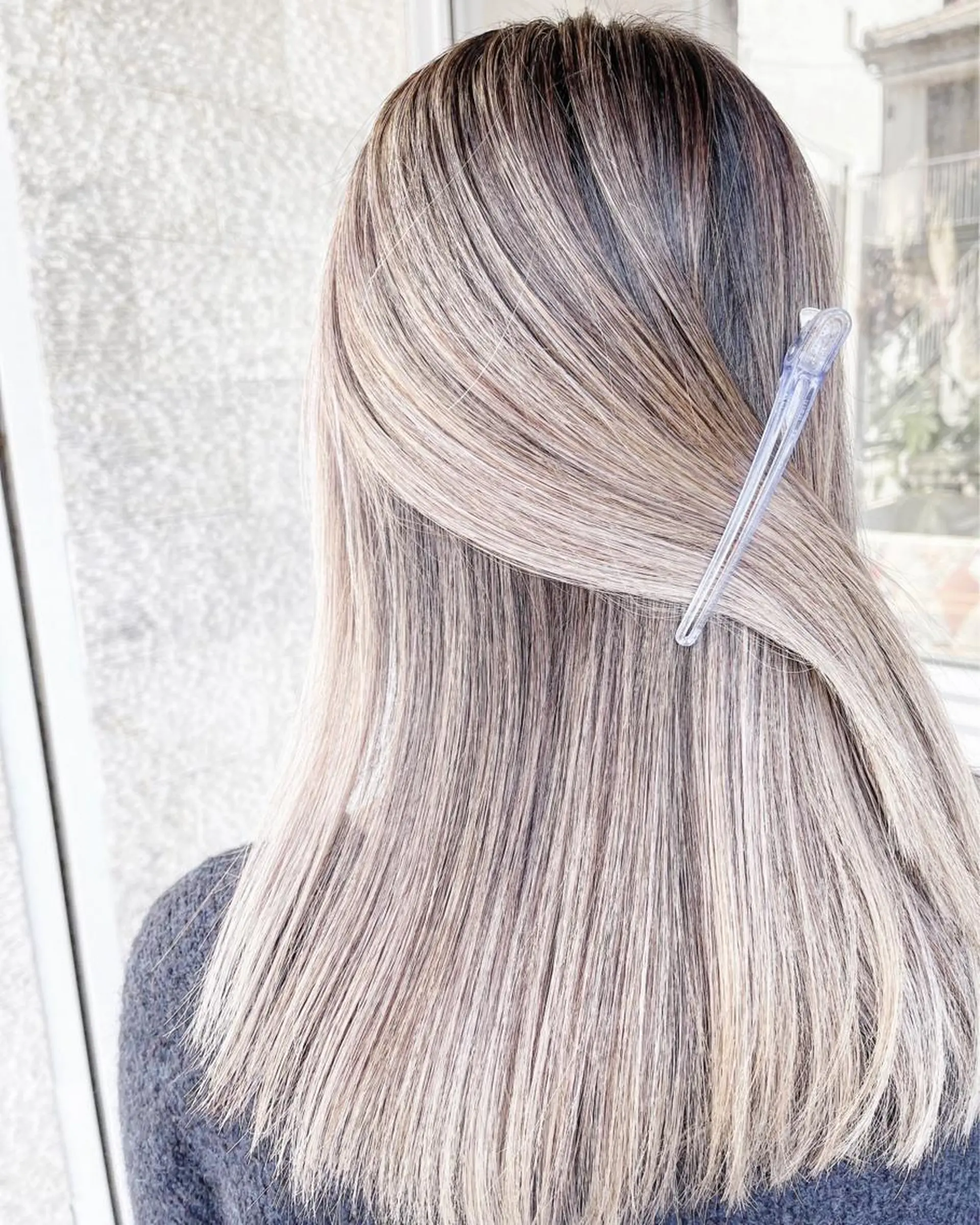 セミロング カラー ヘアアレンジ バレイヤージュ ブリーチ グラデーションカラー ハイライトカラー ハイライト Mariana/ 鶴原-ハイライトのヘアスタイル