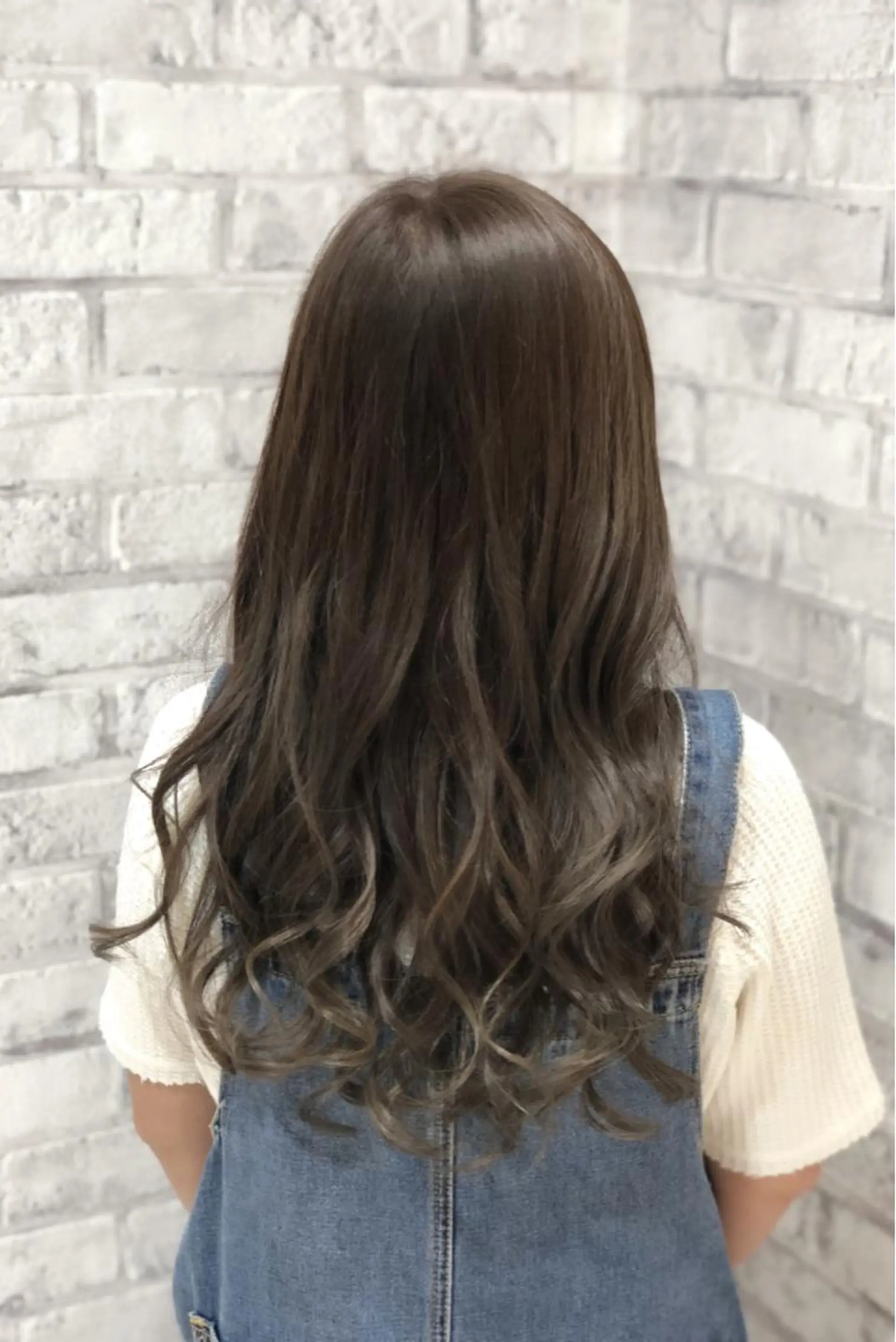 セミロング カラー ヘアアレンジ アッシュ ベージュカラー グラデーションカラー カット ヘアカラー トリートメント 秋山 幸太のヘアスタイル