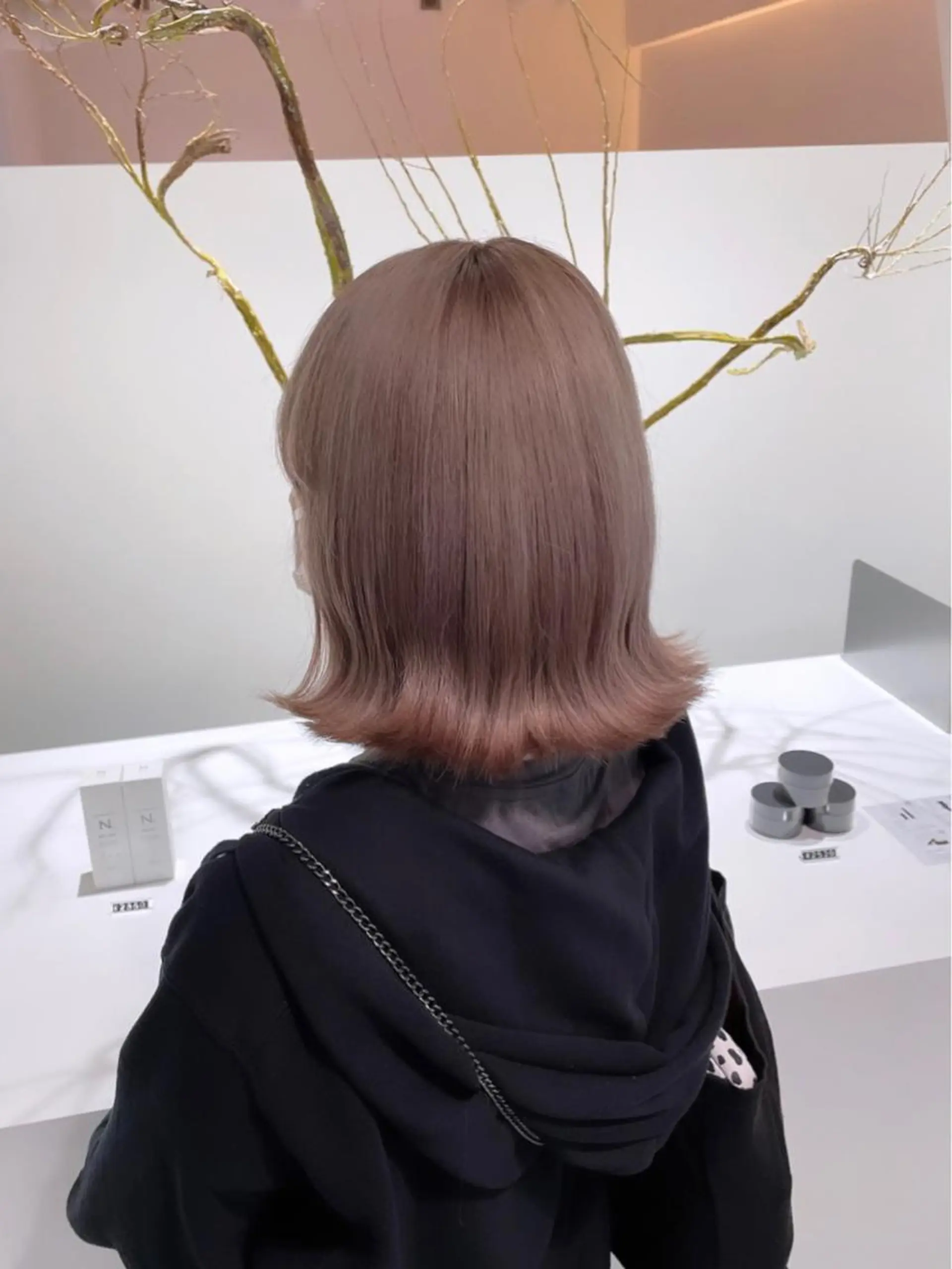 ショート カラー ヘアカラー LEF TATEMACHI所属・西山祐生/ハイトーン /ケアブリーチ/艶髪のヘアスタイル