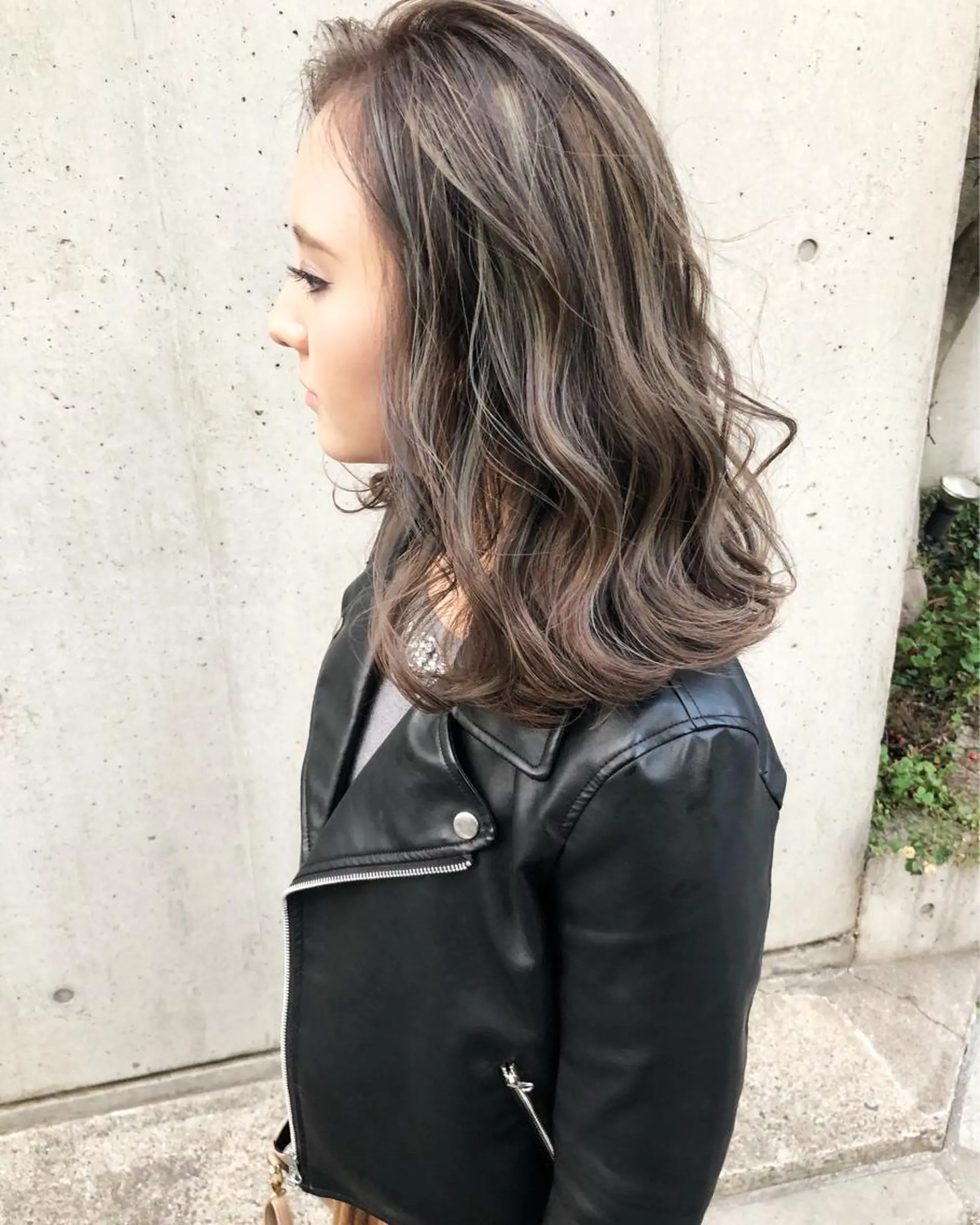 ミディアム カラー パーマ ヘアアレンジ メンズ キッズ ネイル マツエク・マツパ メンズハイライト 透明感カラー グレージュ ハイライトカラー ハイライト カット ヘアカラー トリートメント ヘッドスパ 韓国風×透明感カラー 髪質改善オタベシンヤのヘアスタイル