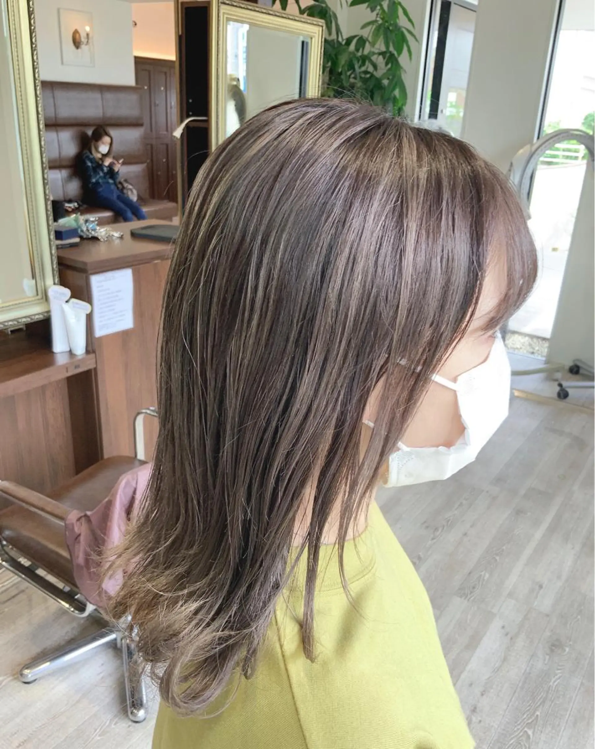 セミロング カラー ハイライトカラー ハイライト 🌿ストレート🌿 髪質改善☘️シュウヤのヘアスタイル
