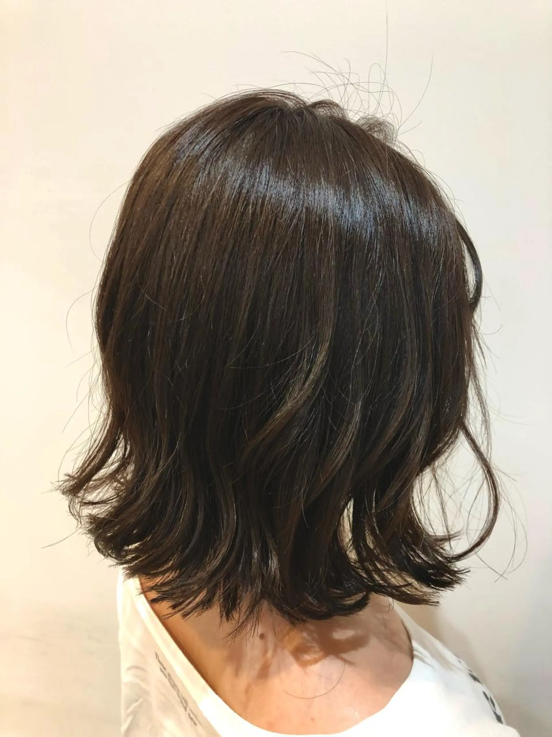 ミディアム カラー 山本 佳奈のヘアスタイル