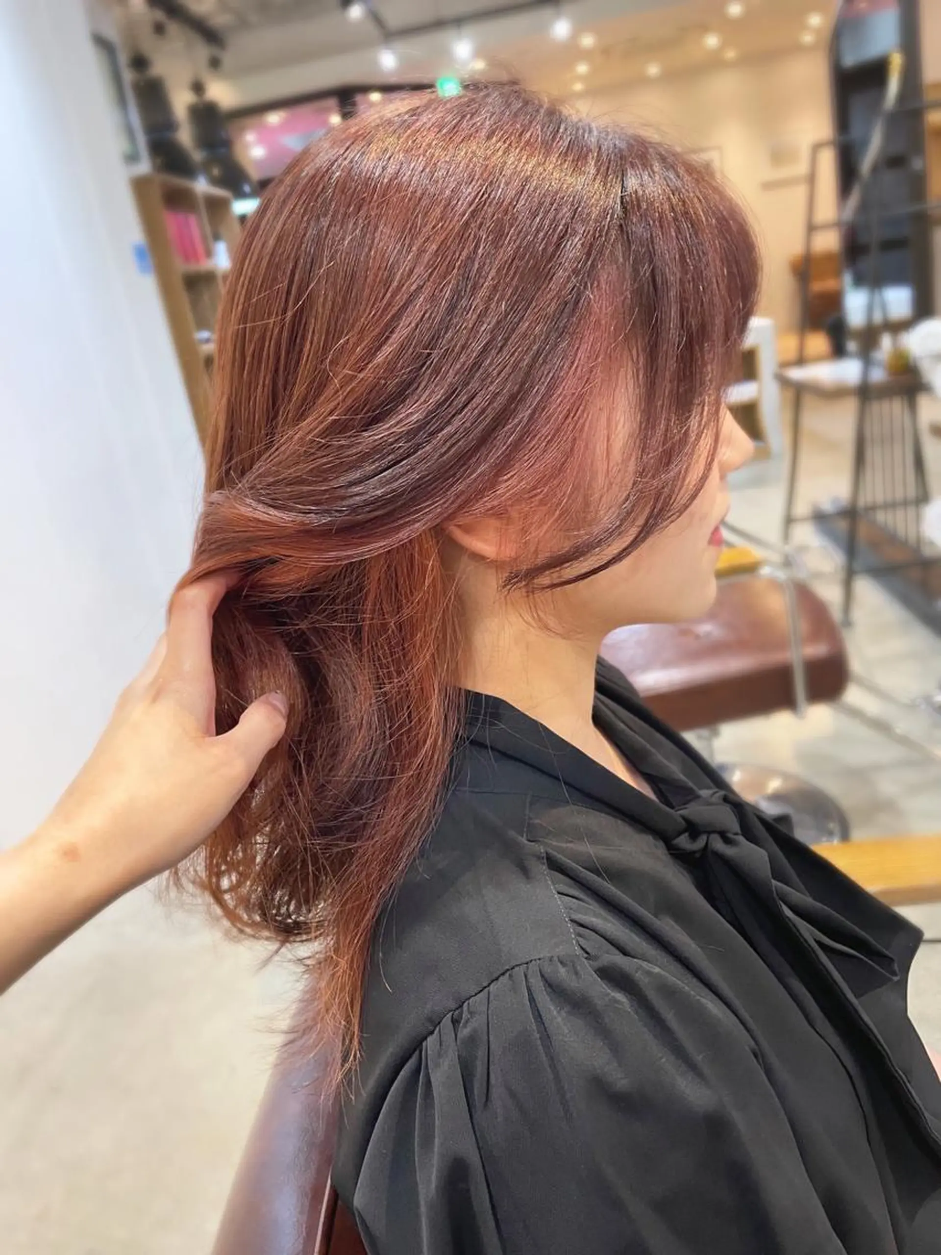 ロング カラー ブリーチ ピンクカラー レッドカラー ヘアカラー トリートメント 中津/梅田/赤み消し /髪質改善/愛芽のヘアスタイル