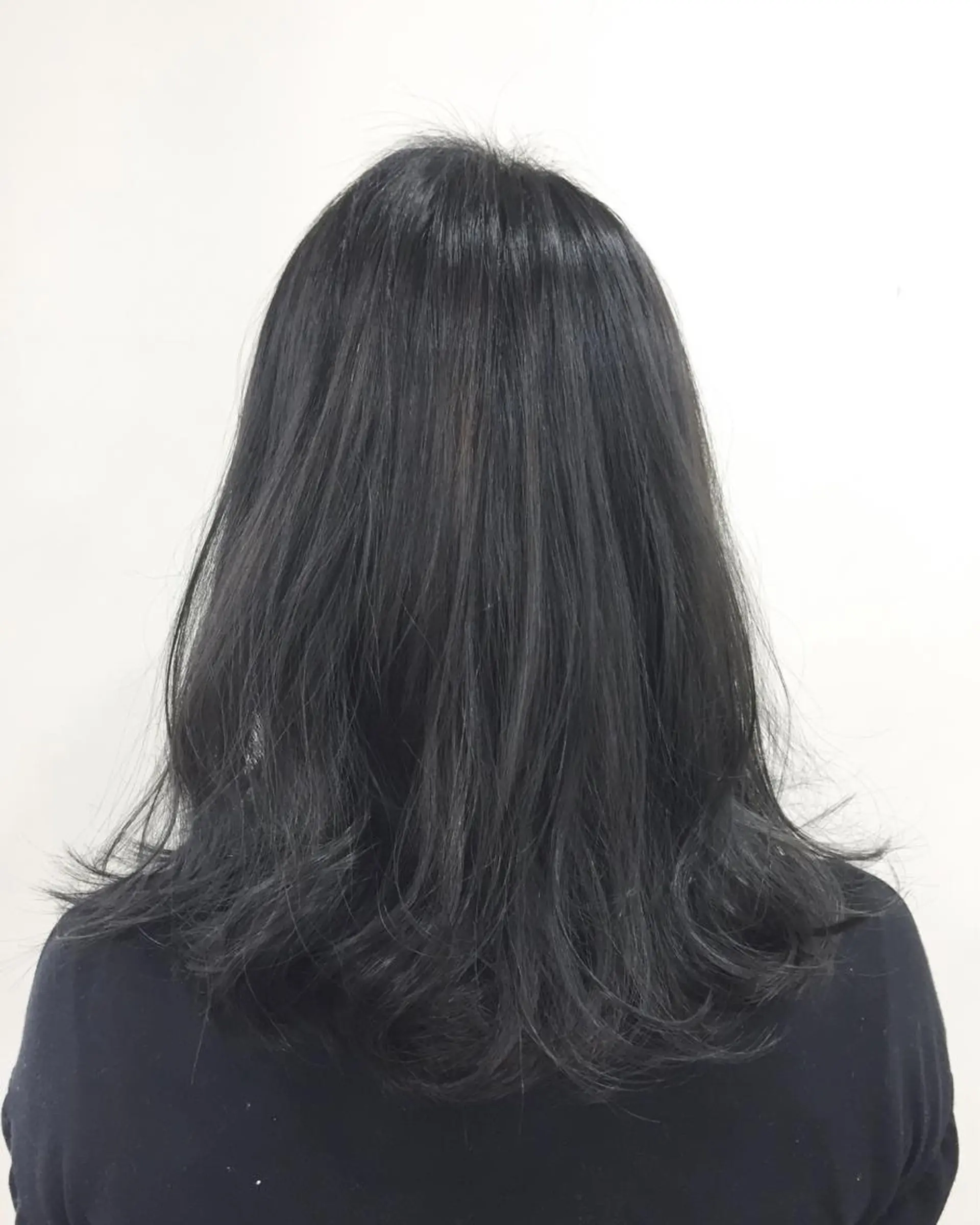 ミディアム カラー 黒髪 ブルーカラー ブルーブラック 🌛ダブルカラー 🌜SAYAKAのヘアスタイル