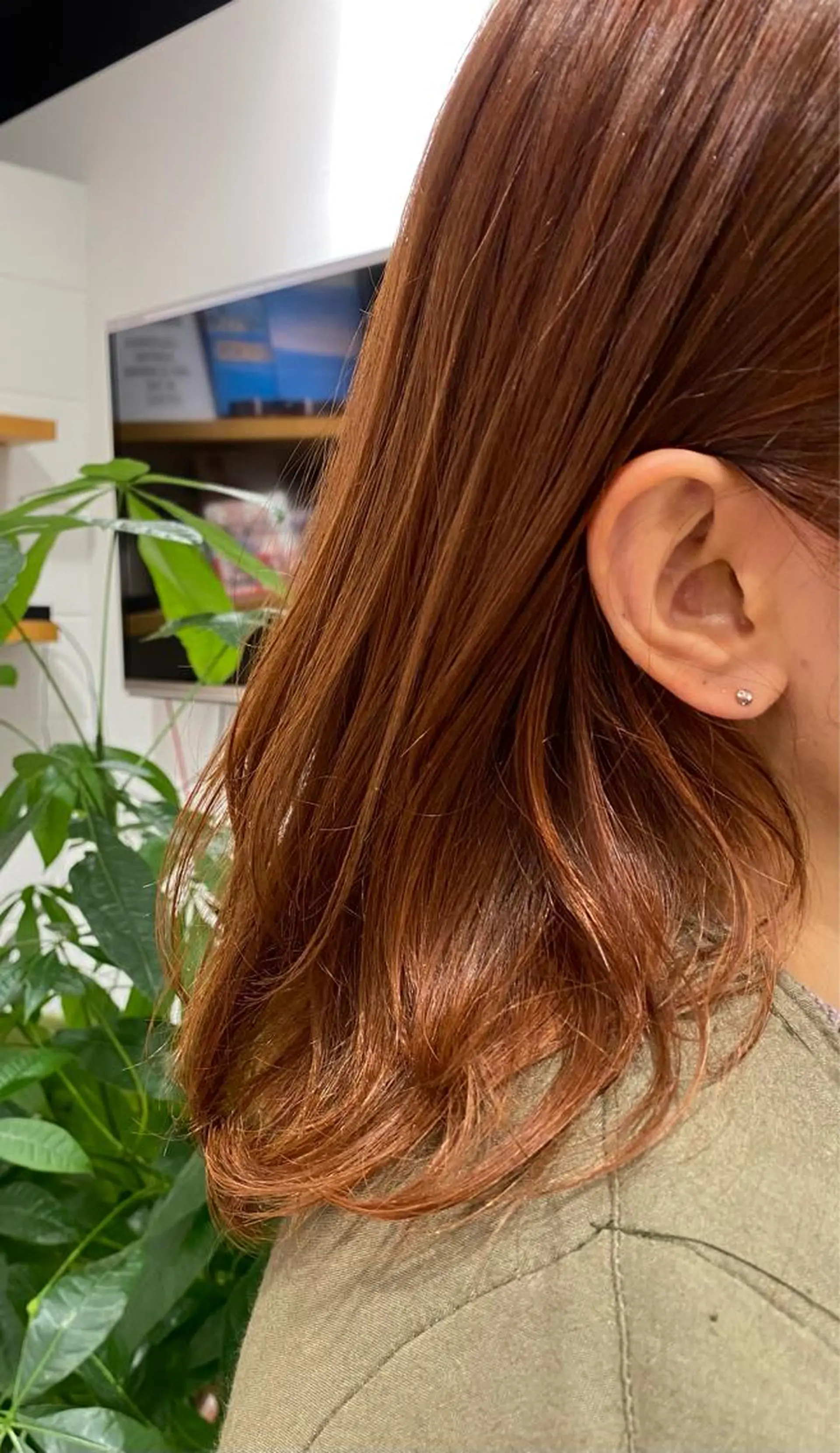 ミディアム カラー ブラウンカラー オレンジ オレンジブラウン R hair salon所属・本田 静莉奈のヘアスタイル