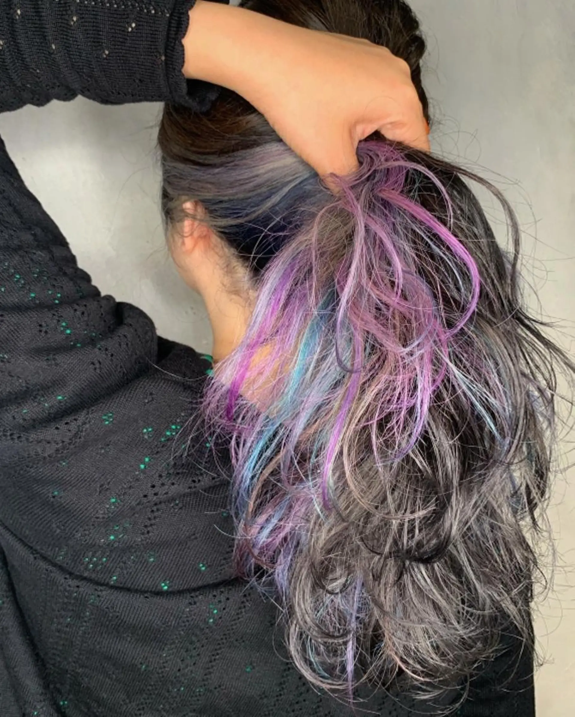 ロング カラー アッシュ 黒髪 ブルーカラー ブルーブラック デザインカラー N° aria 三軒茶屋のヘアスタイル