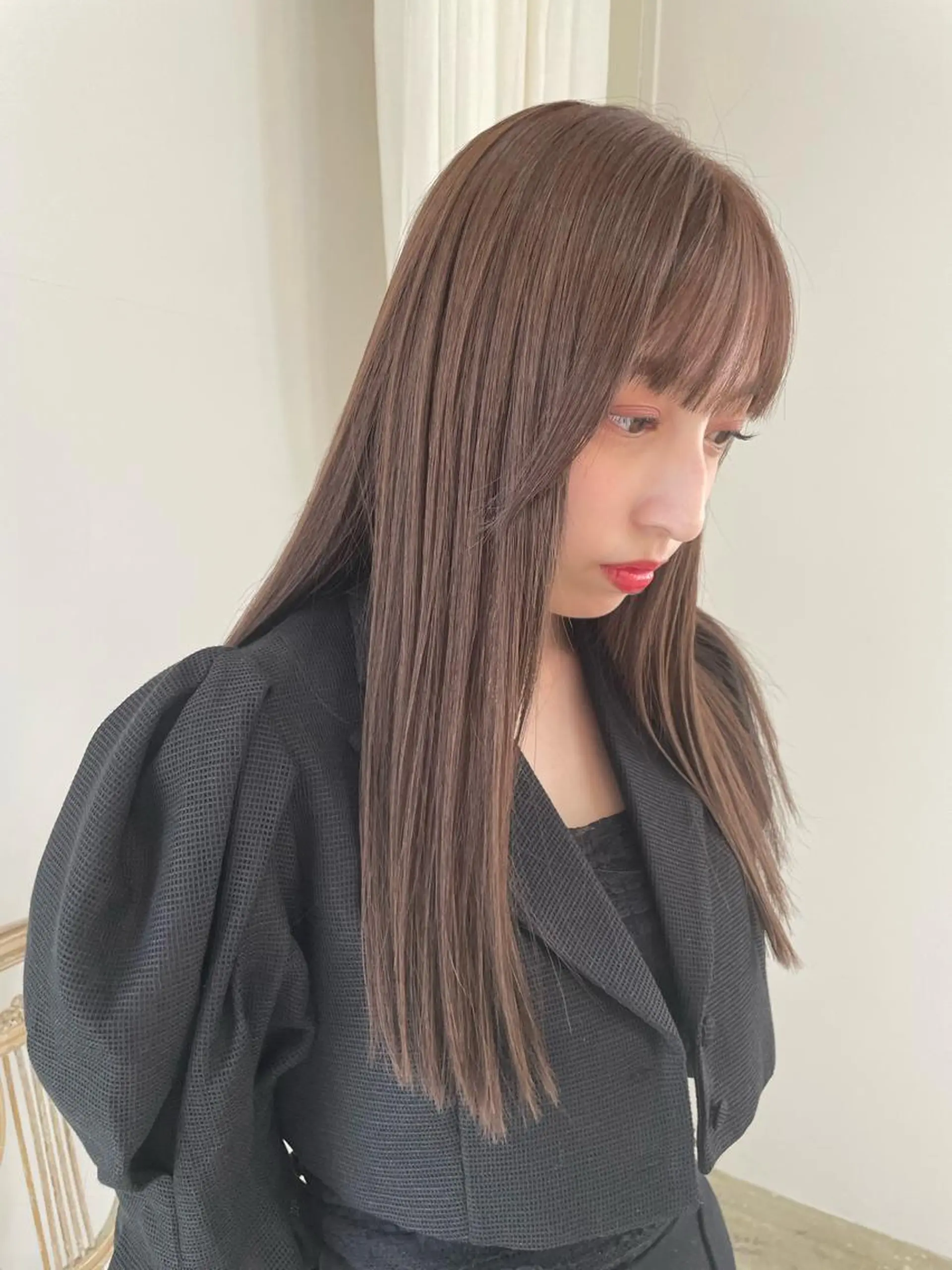 ロング カラー カット ヘアカラー ミルクティーベージュ ❤︎レイヤー　MIAのヘアスタイル