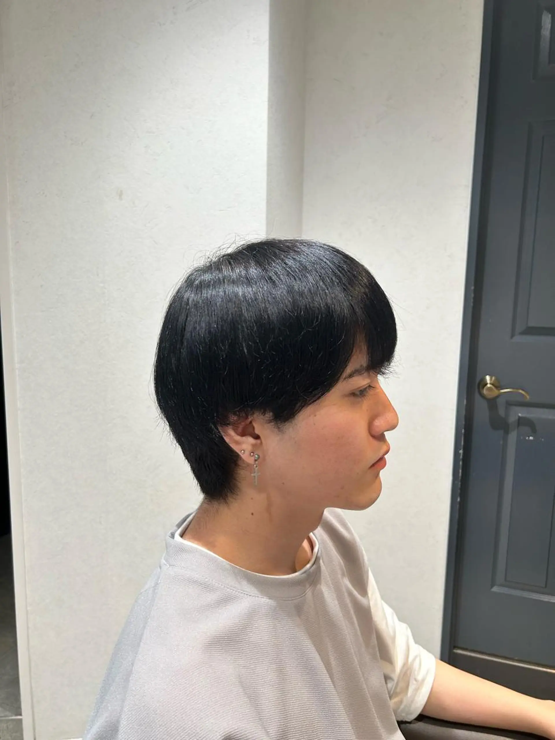 ショート カラー メンズ 黒髪 ブルーカラー ブルーブラック カット ヘアカラー 保坂 駿太郎のヘアスタイル