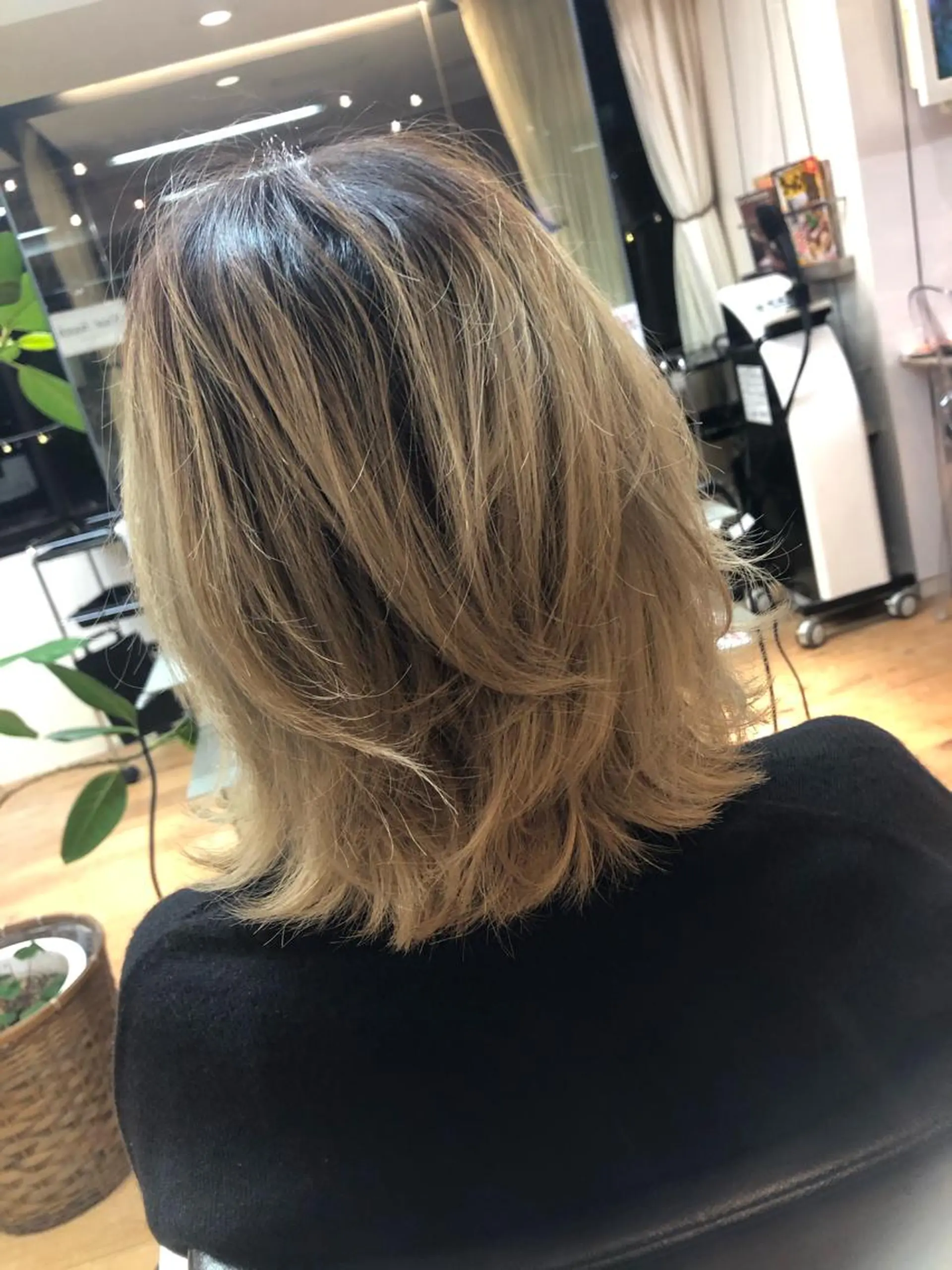 ショート ボブ レイヤーカット ショート･ウルフ✂︎ 安住有咲子のヘアスタイル