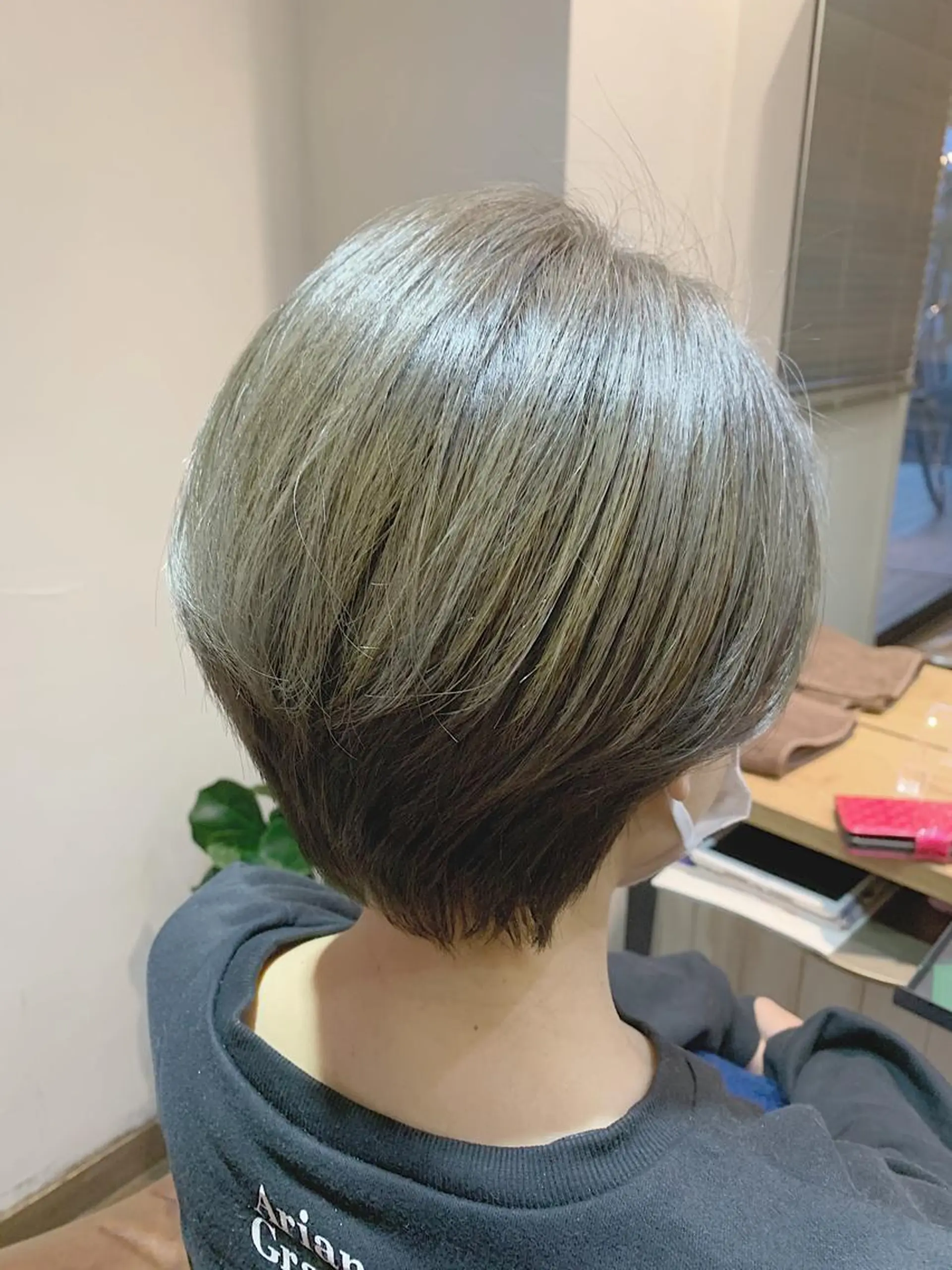 ショート ハンサムショート ショートヘア カット ヘアカラー リンネ 甲東園のヘアスタイル