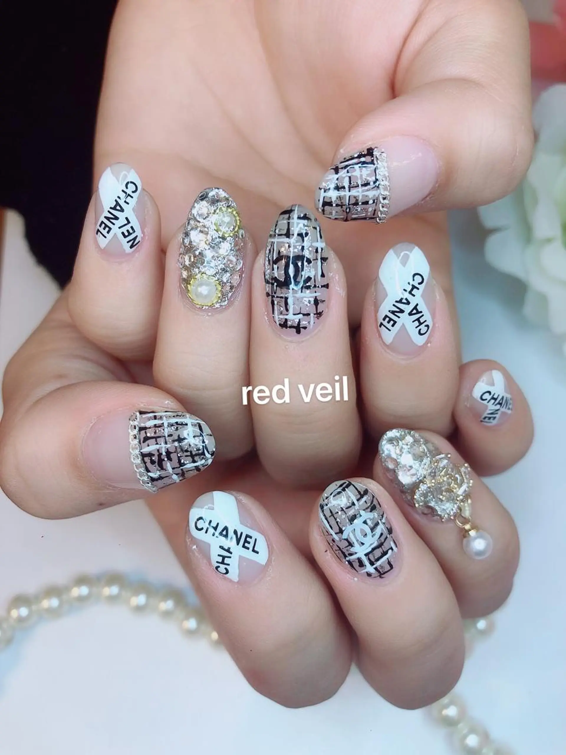 ミディアム ネイル ハンドネイル 長さ出し専門 nynaのネイルデザイン