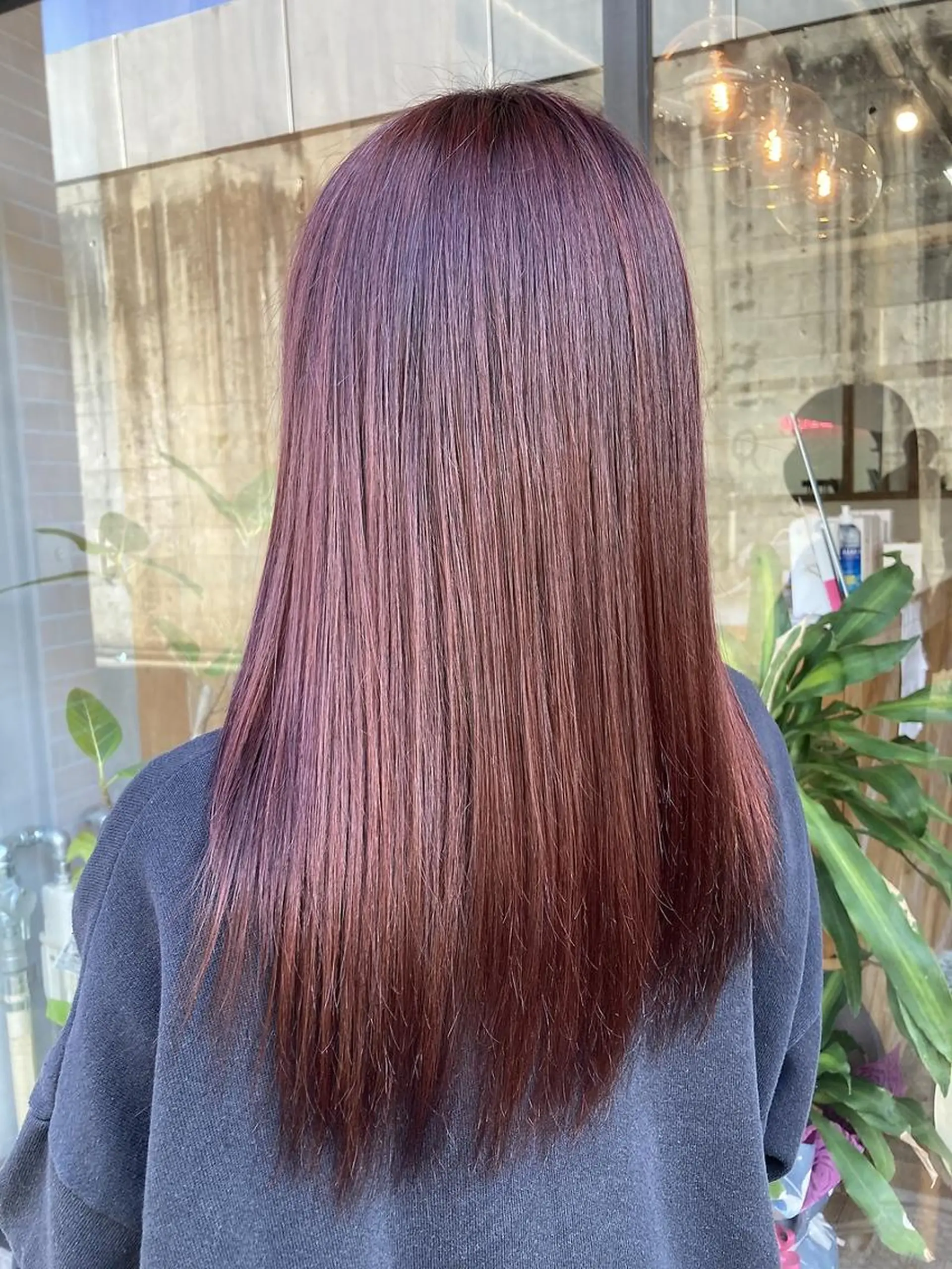 セミロング カラー カシス ピンクカラー ANGELICA 天理店のヘアスタイル