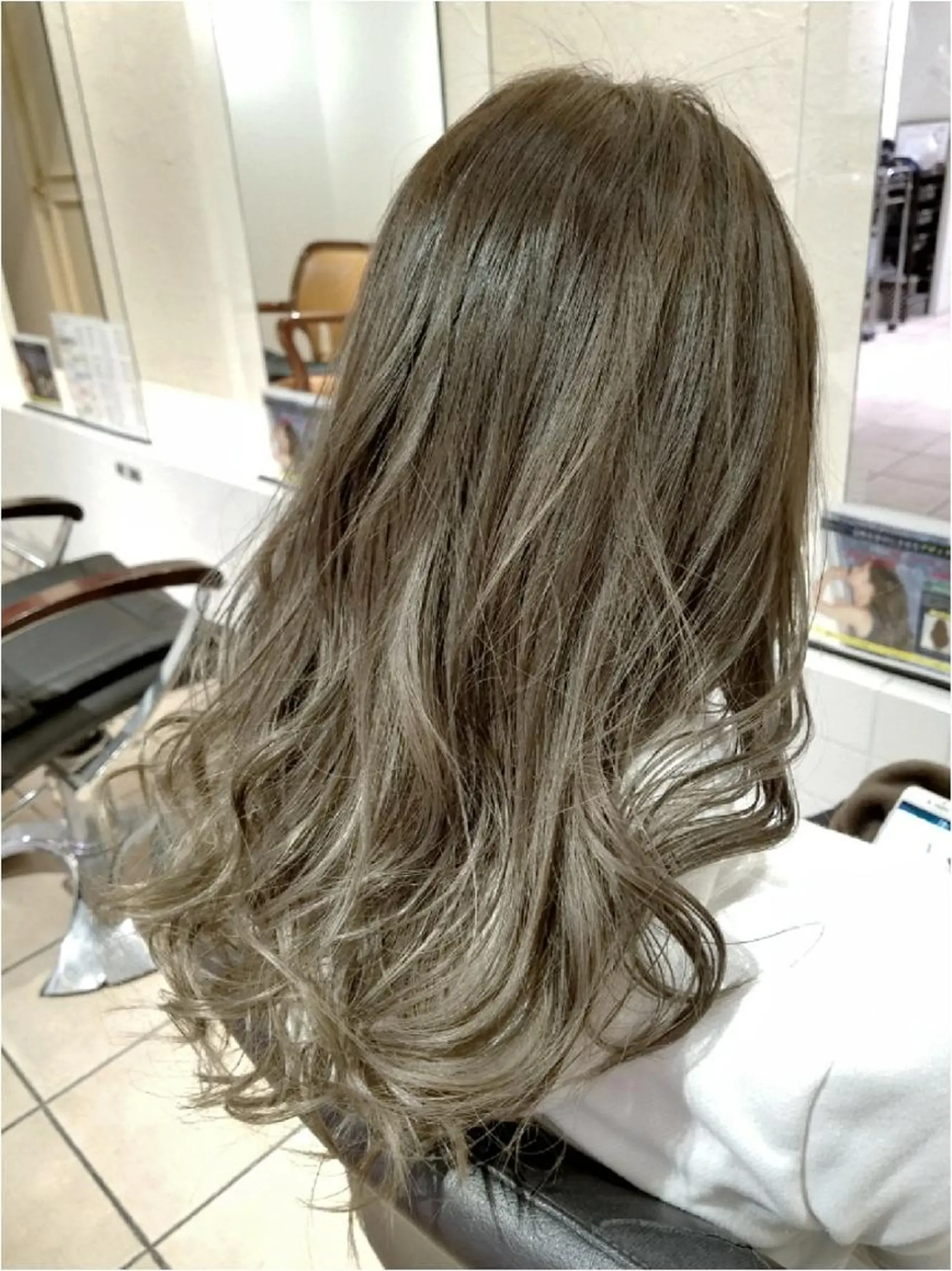 ミディアム カラー グレージュ 【髪質改善美容師】t occa茨木篠原健太のヘアスタイル