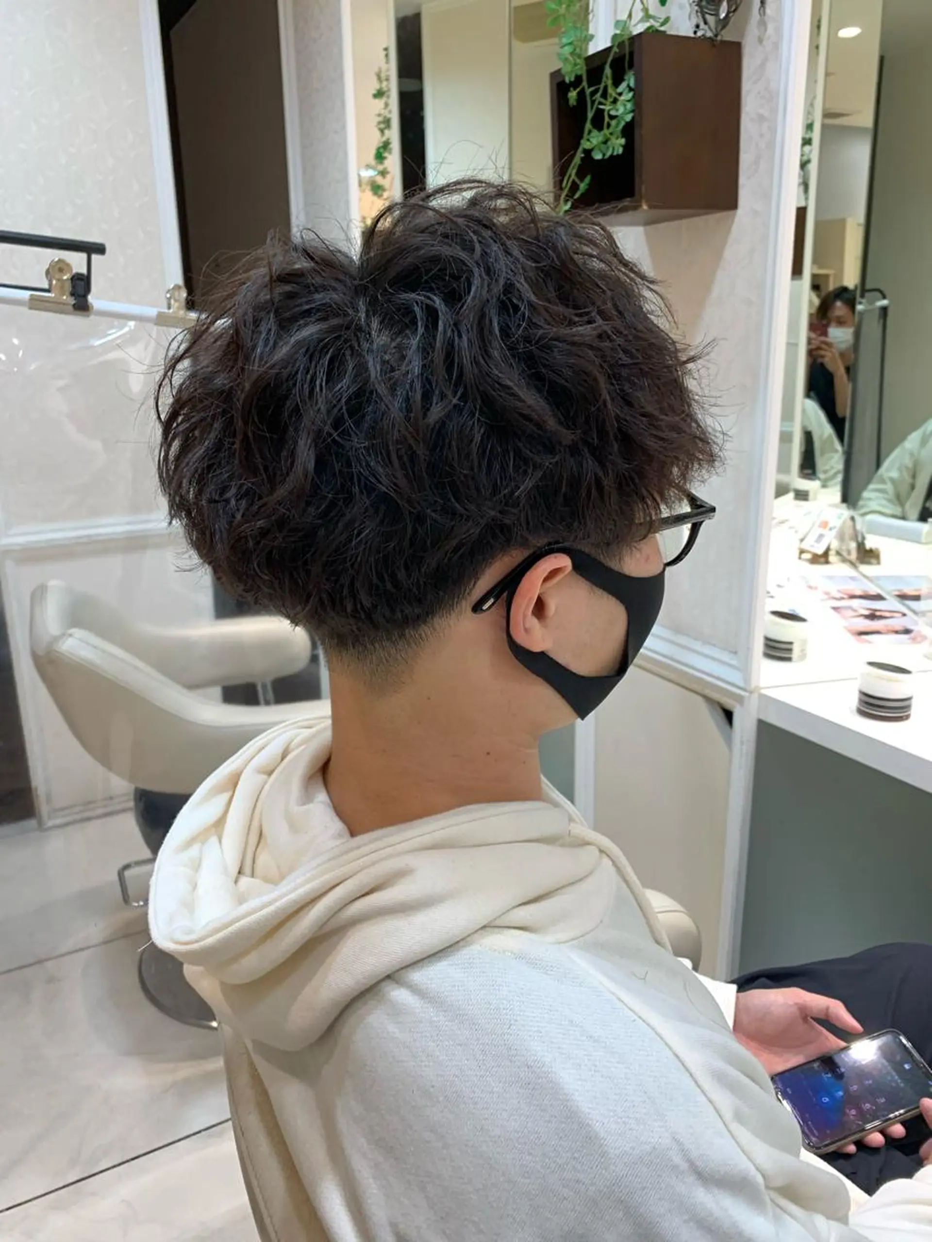 ショート メンズ 刈り上げ くびれヘア カット パーマ 毛流れが作れる 縮毛矯正/渡部純生のヘアスタイル