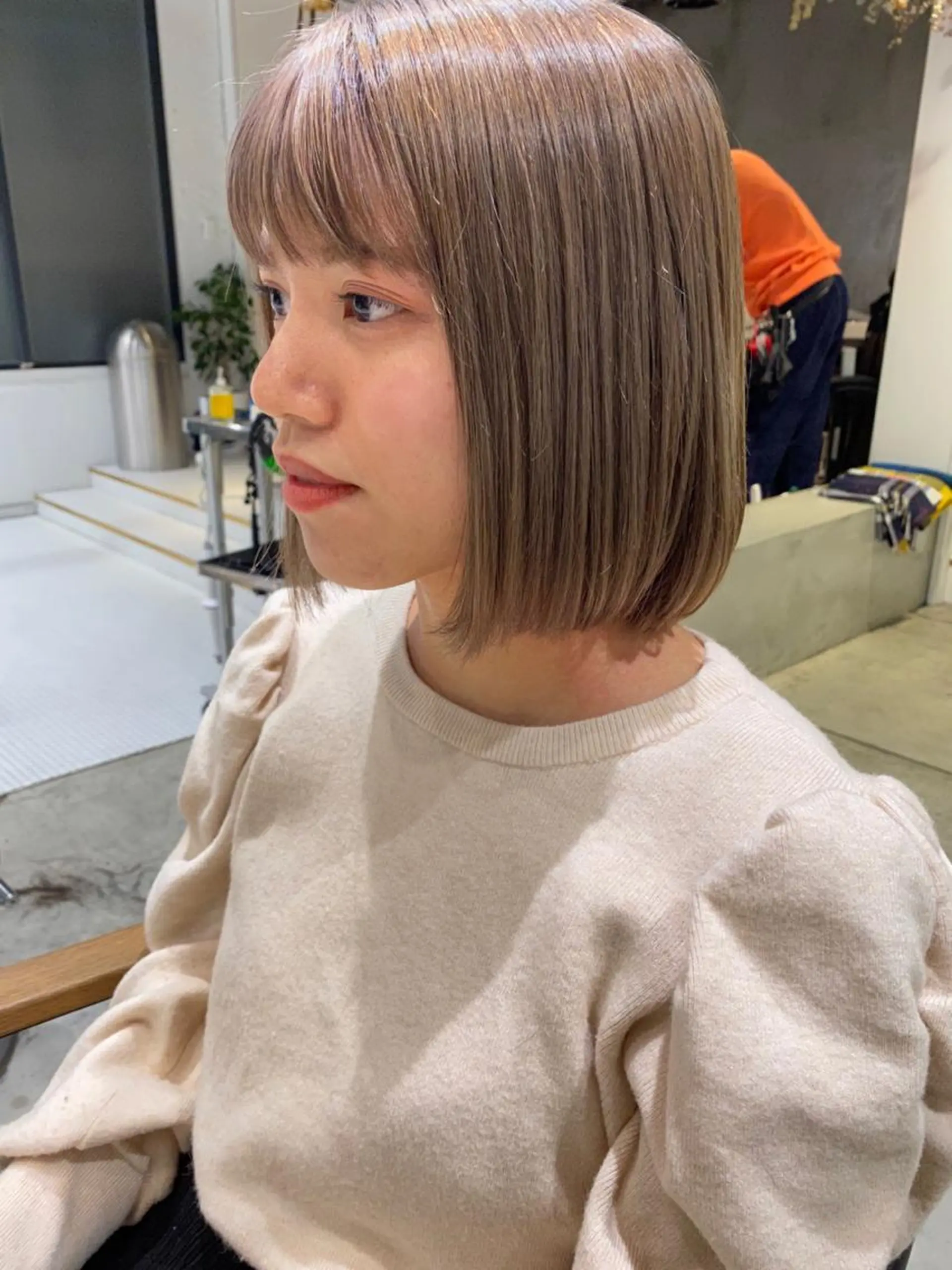 ミディアム カラー パーマ ヘアアレンジ ベージュカラー ブリーチ ケアブリーチ ミルクティーベージュ パーマスタイル🔅 sayacaのヘアスタイル