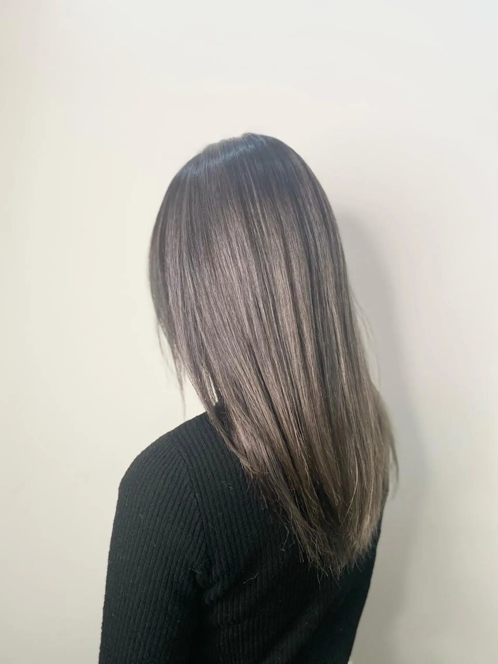 ロング カラー シルバー ホワイトシルバー opus 店長大和 レイヤー/赤み消しのヘアスタイル