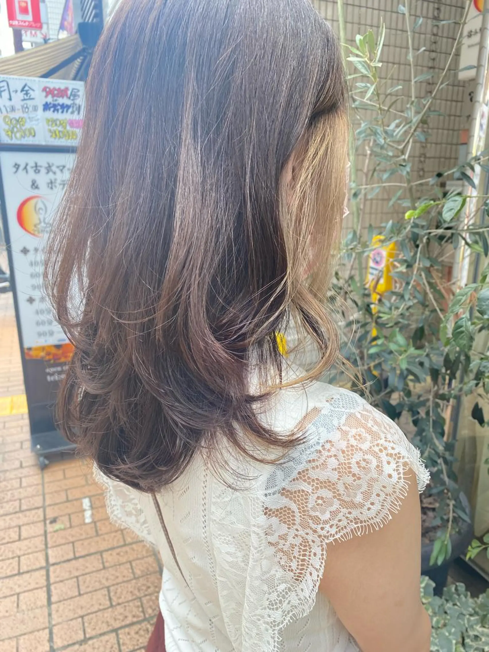 ミディアム カラー ヘアカラー 宮内 真乃のヘアスタイル