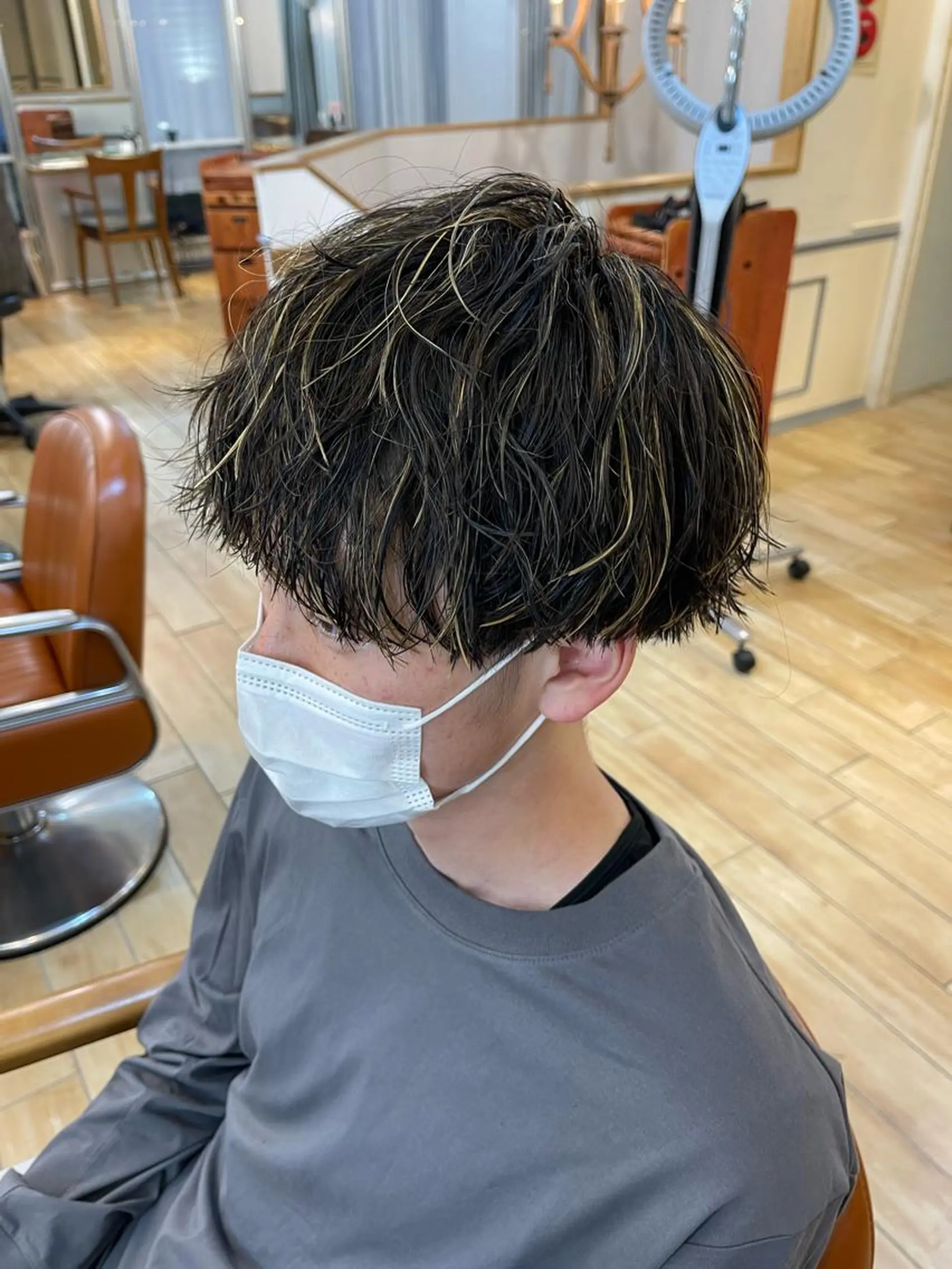 パーマ メンズ メンズハイライト メンズパーマ 波巻きパーマ スパイラルパーマ カット ヘアカラー パーマ 山下 直人のヘアスタイル