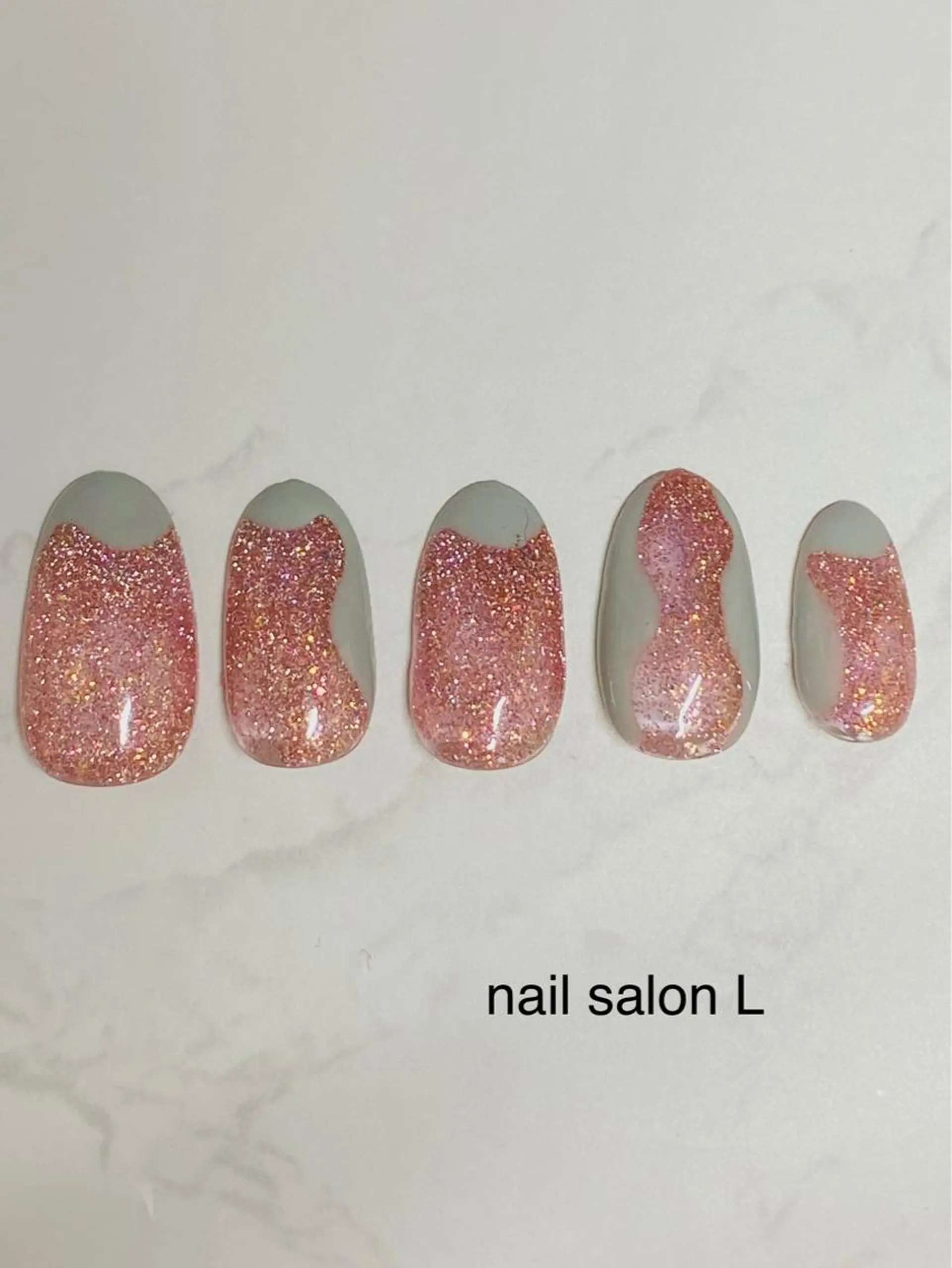 ネイル フラッシュネイル ラメ(グリッター) ハンドネイル 吉川市 ネイルサロンLのネイルデザイン
