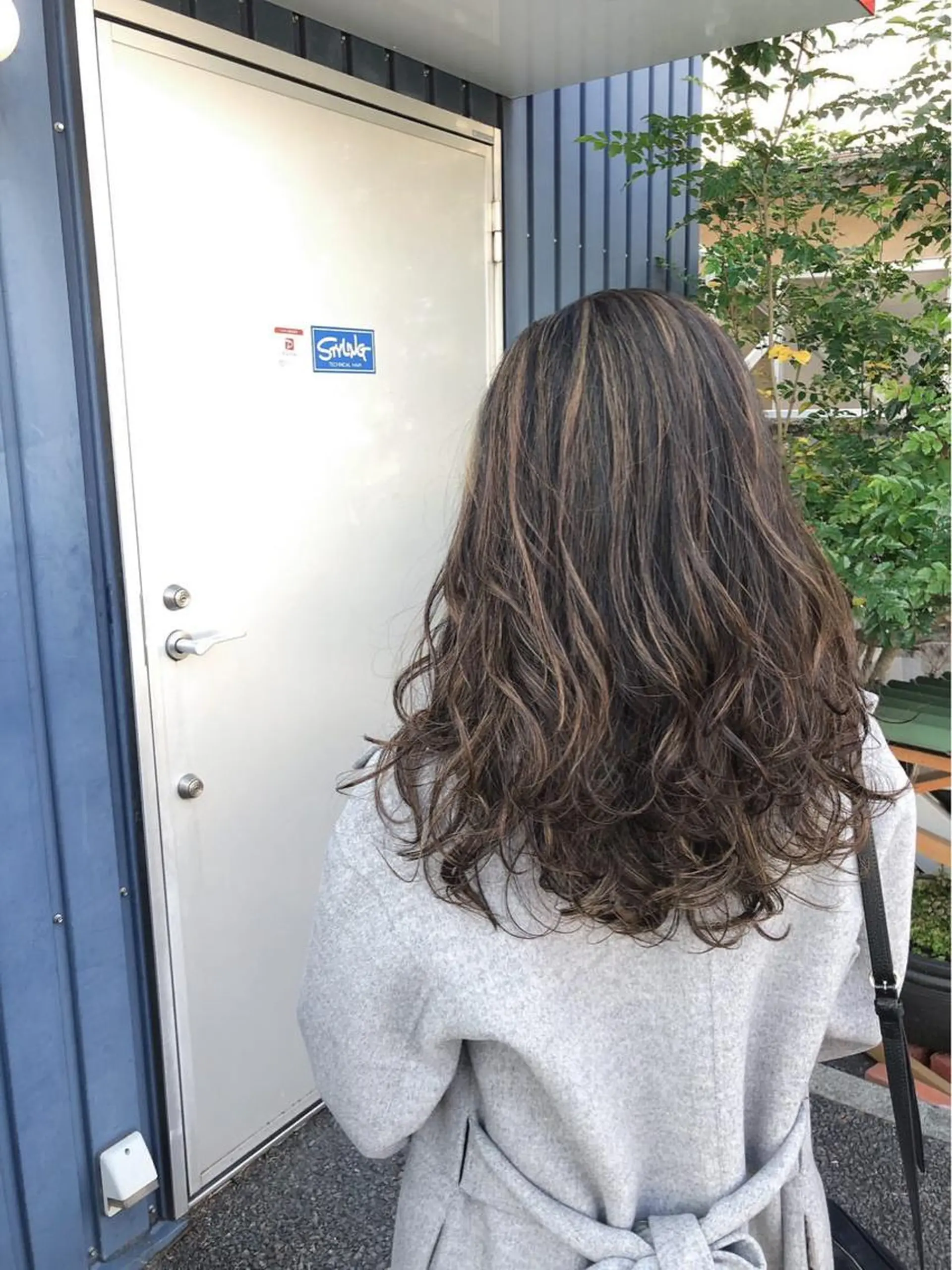 ロング カラー ハイライトカラー 外国人風カラー ハイライト Tina所属・「Tina」一木 智之のヘアスタイル