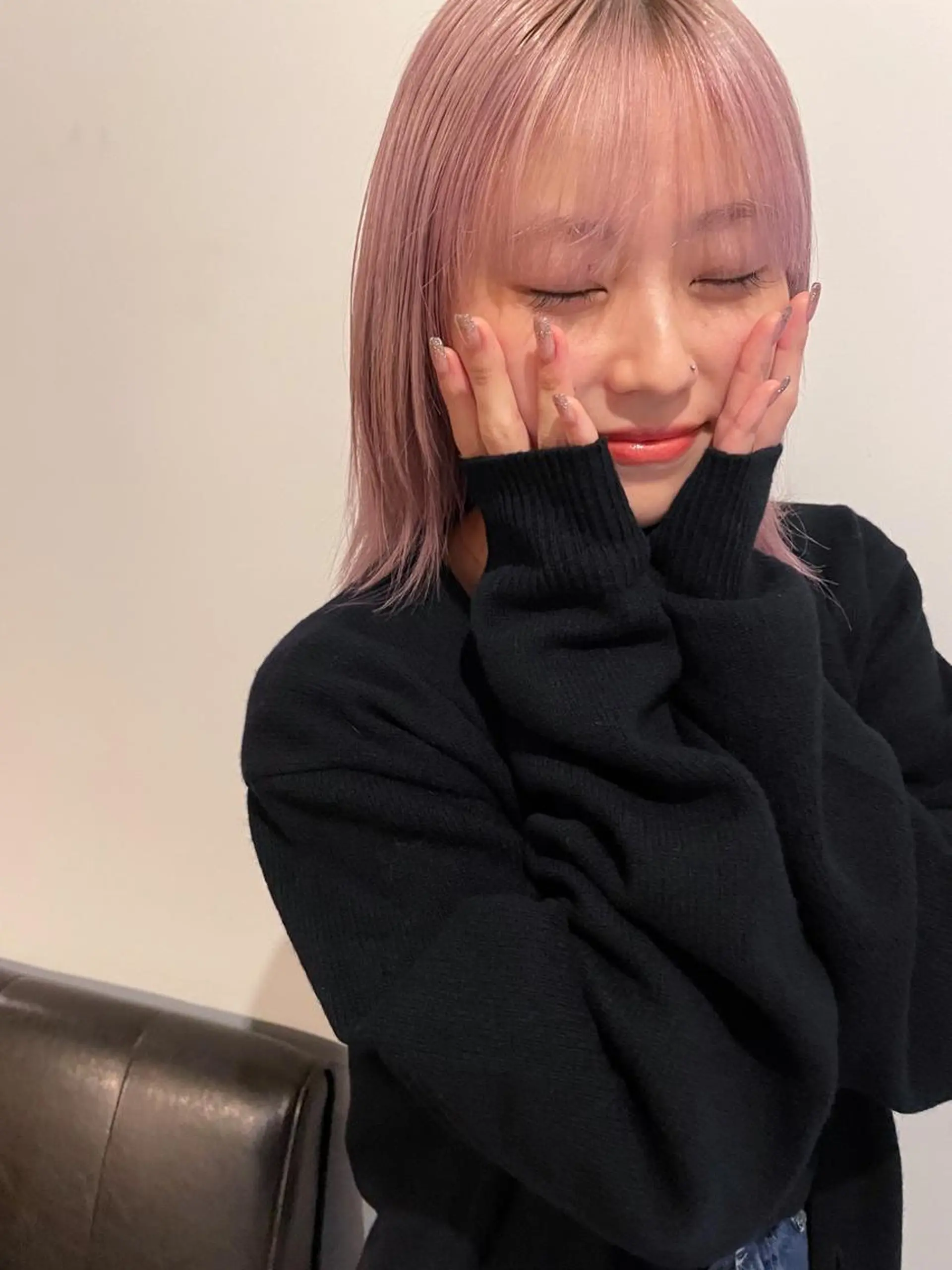 ミディアム カラー ピンクカラー silo所属・silo MOKA 顔周りカット🦦のヘアスタイル