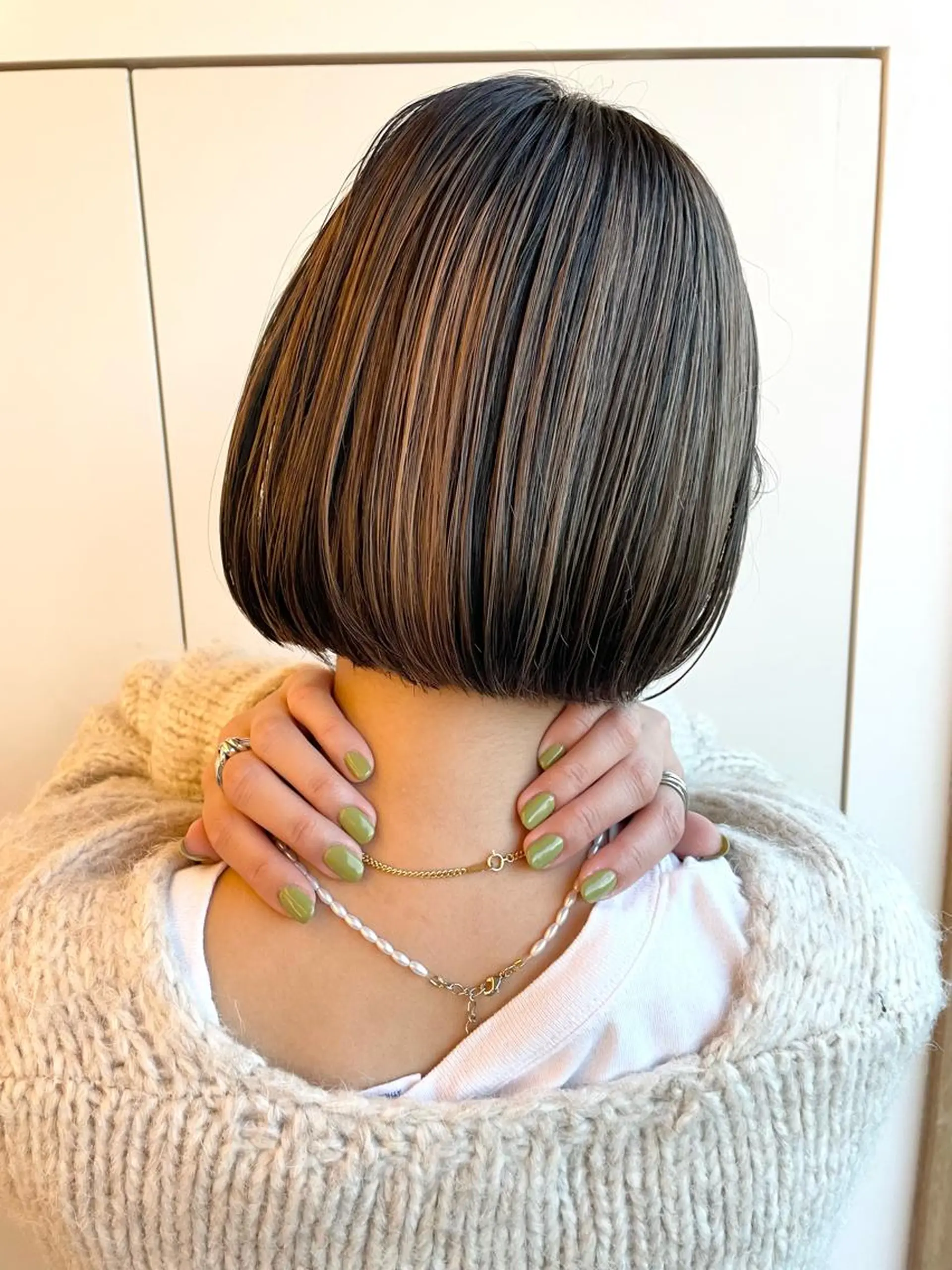 ミディアム カット ヘアカラー 🌊トガシカイト /ショート白髪ぼかしのヘアスタイル