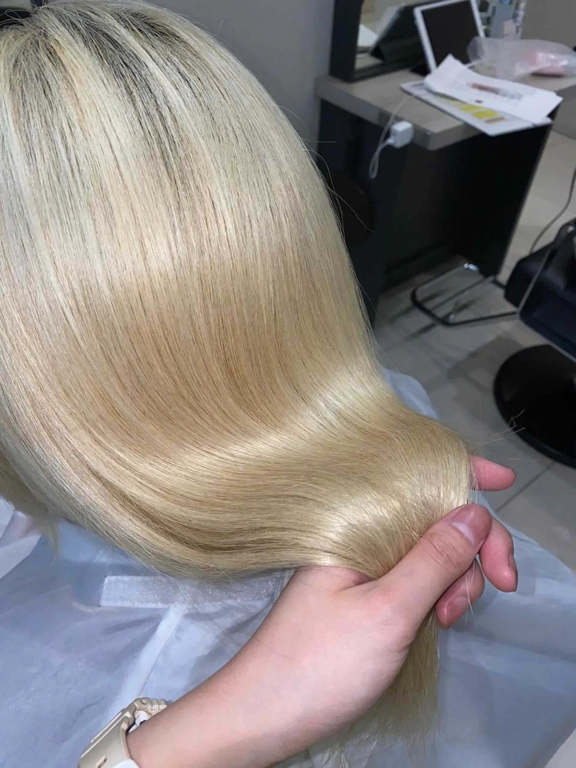 ロング equal銀座所属・equal銀座 黒田💚のヘアスタイル