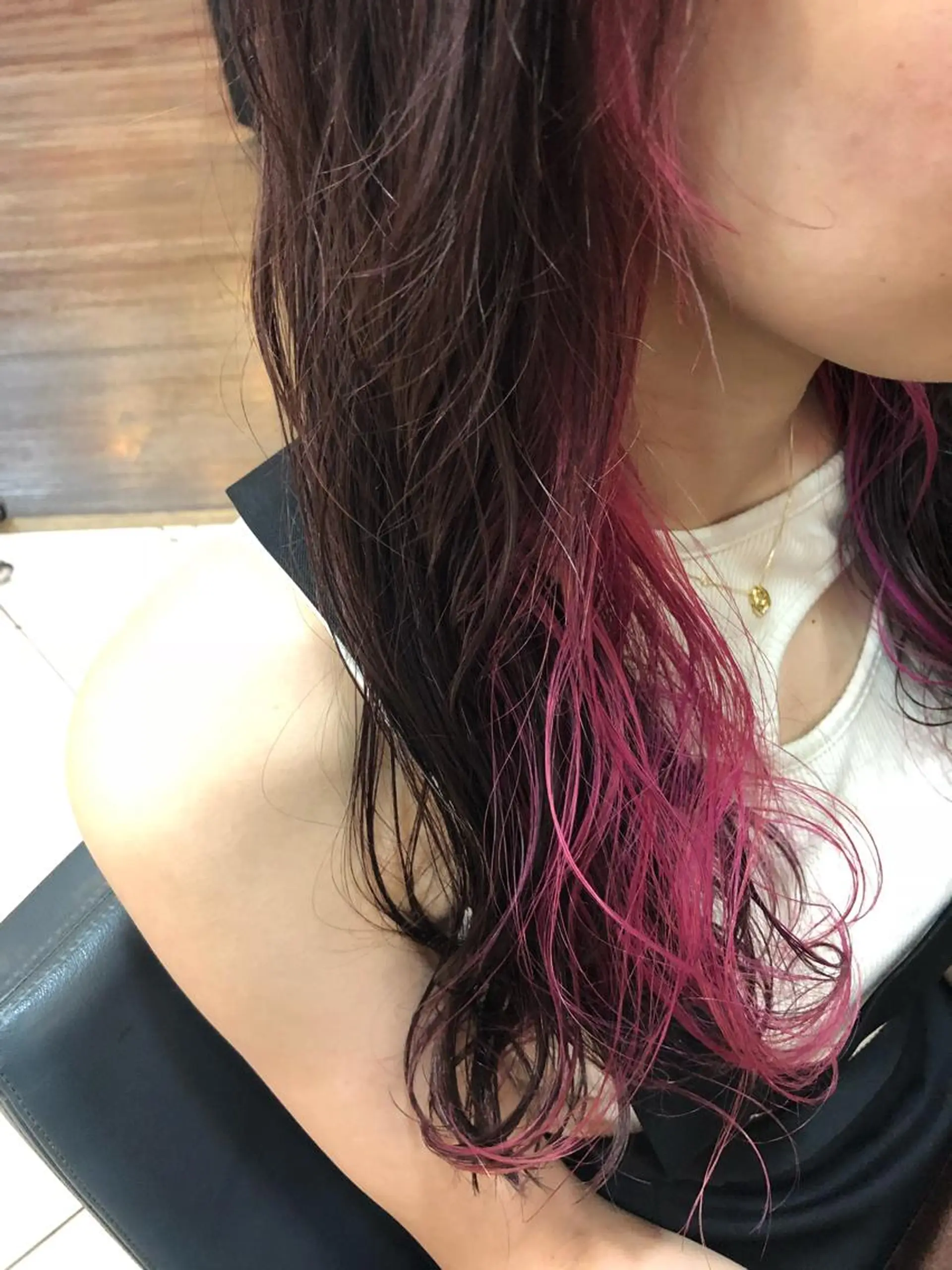 セミロング カラー インナーカラー ピンクカラー カット ヘアカラー トリートメント SHAFT Ieiriのヘアスタイル